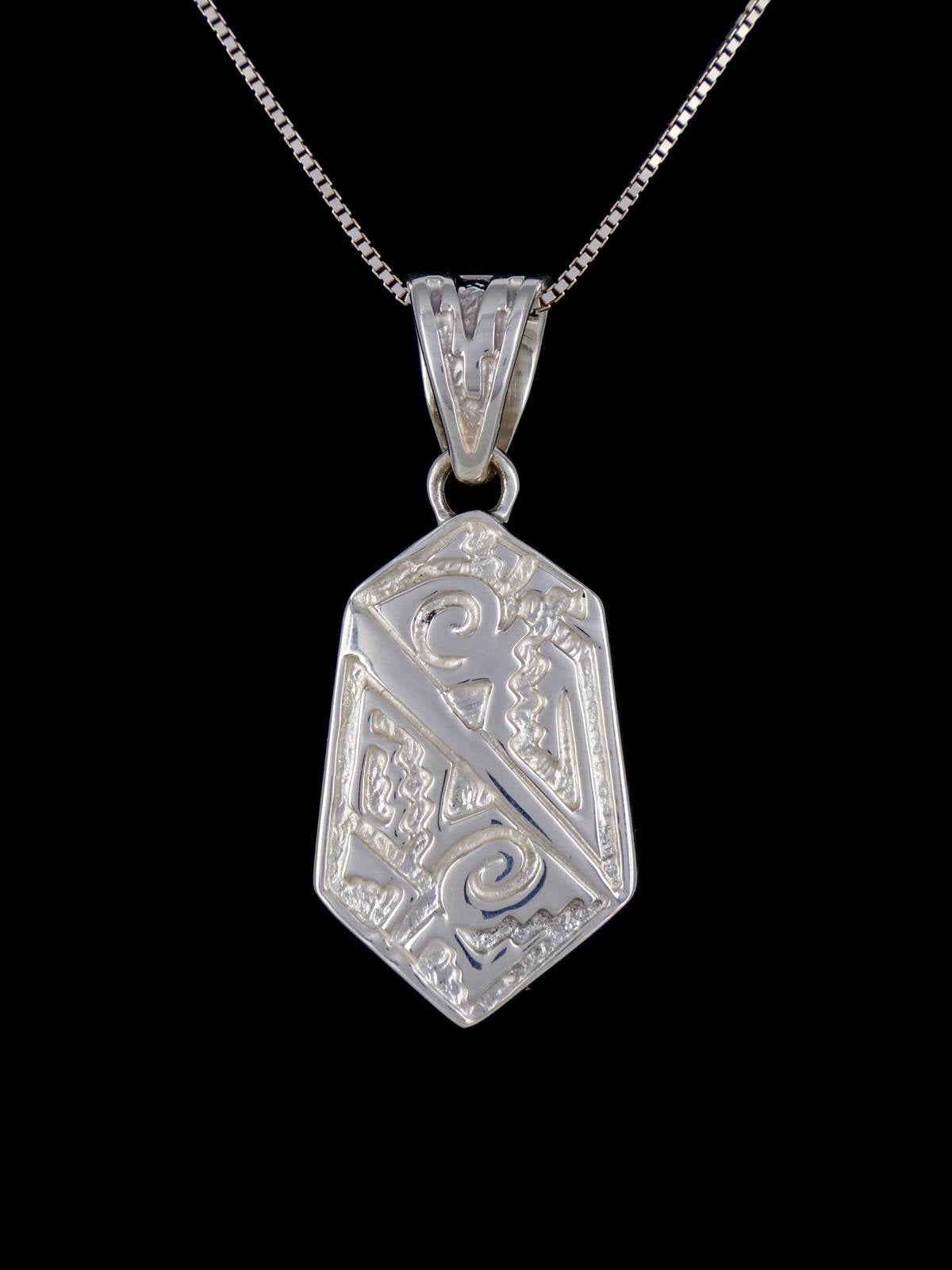 Colgante de cruz con incrustaciones de piedras múltiples Navajo