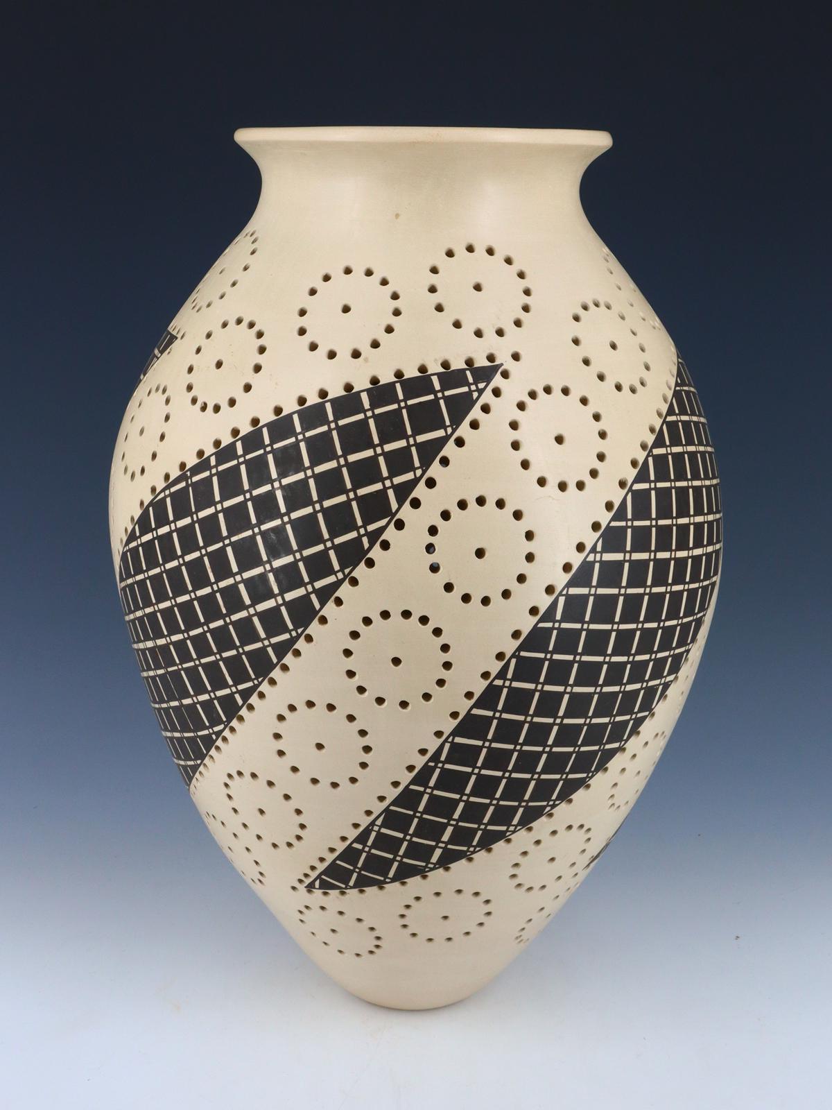 Cerámica Roadrunner grabada a mano de Mata Ortiz