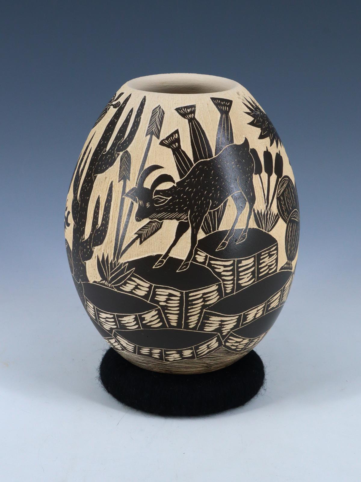 Mata Ortiz Hand Coiled Wildlife Etched Pottery