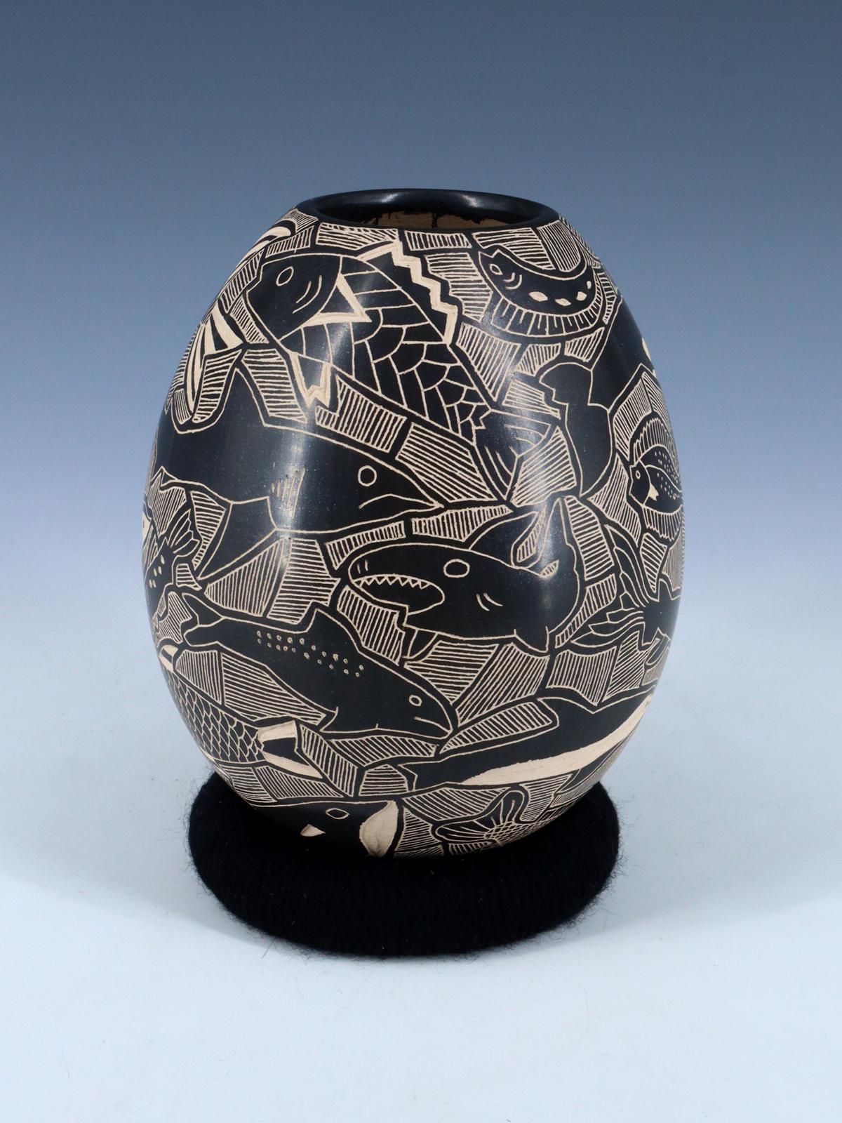 Mata Ortiz Poterie de la vie marine gravée à la main