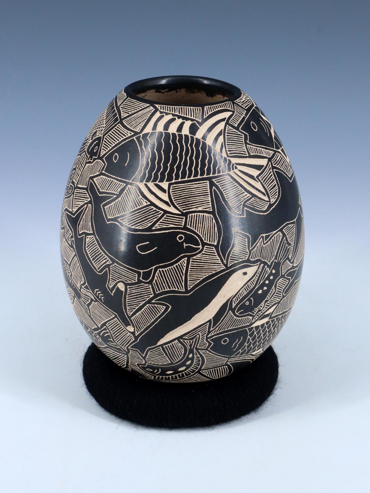 Mata Ortiz Poterie de la vie marine gravée à la main