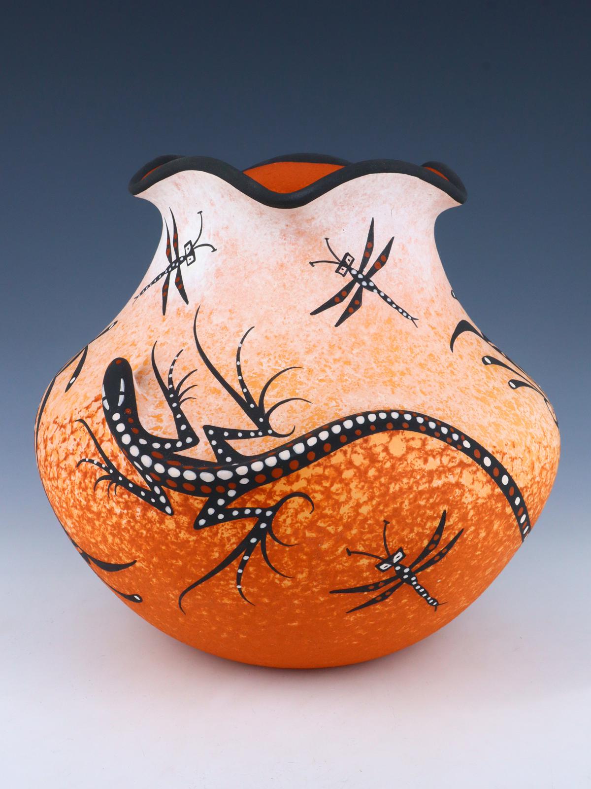 Zuni Pueblo Hand Coiled Lizard Pottery Olla