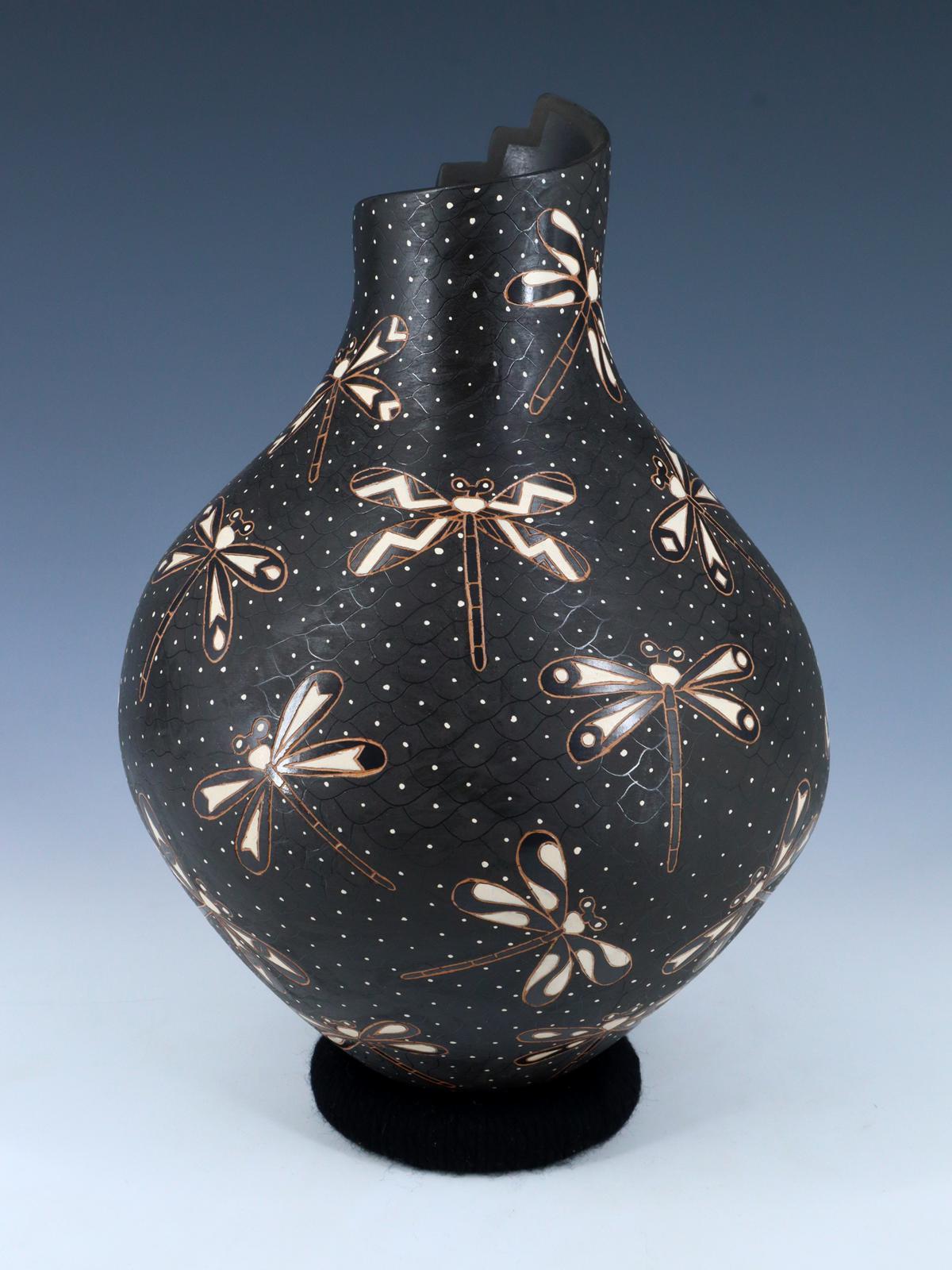 Mata Ortiz Cerámica de mariposas pintadas y grabadas