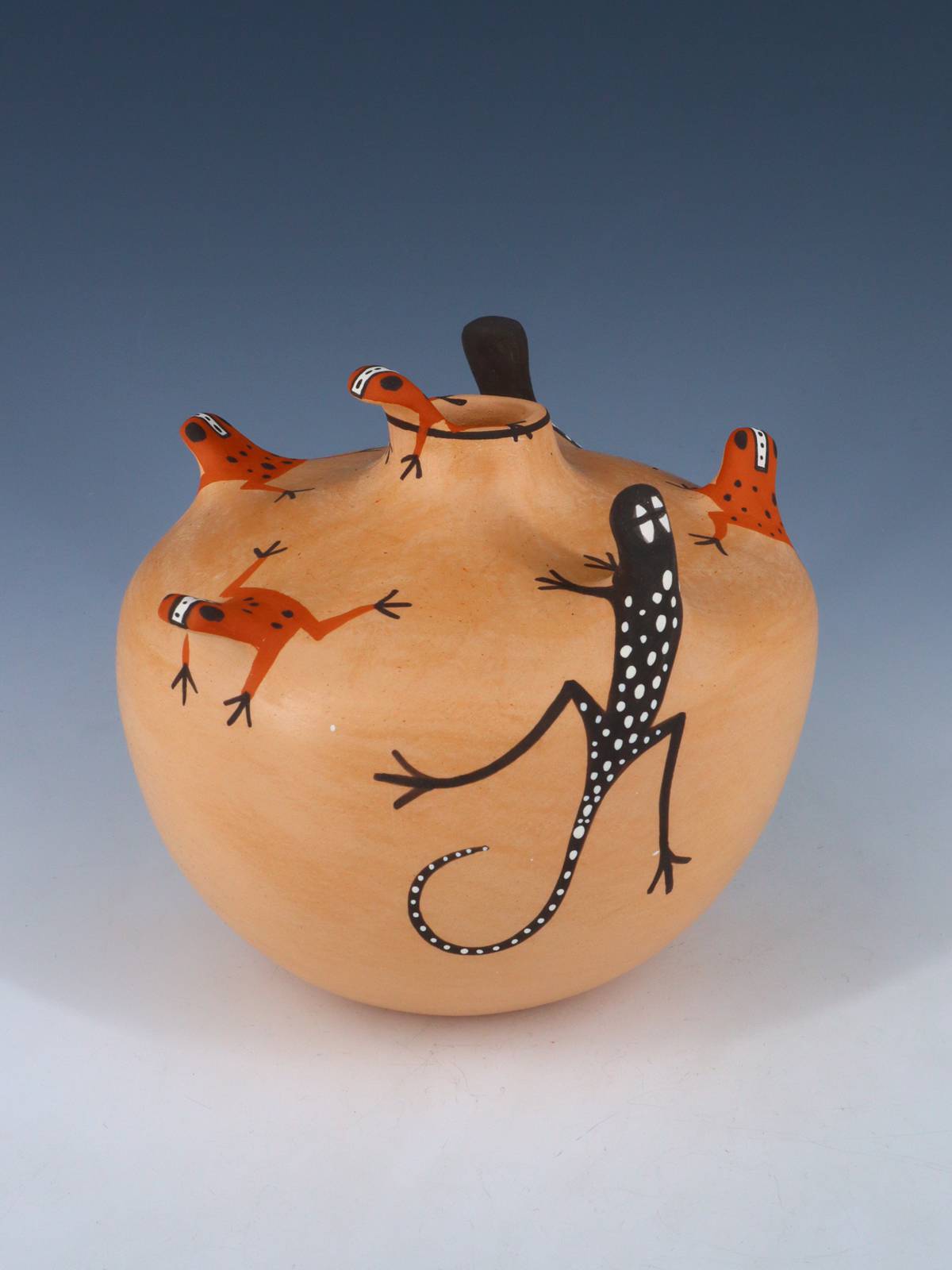 Hand Coiled Zuni Pueblo Lizard Pottery Vase - PuebloDirect.com