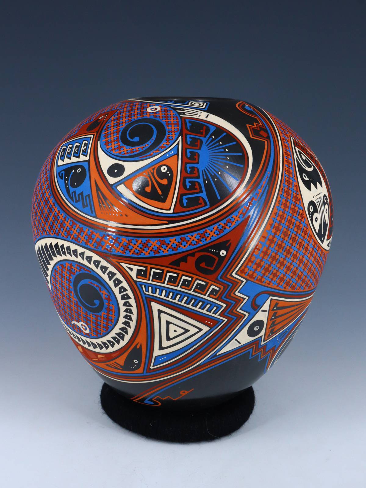 Mata Ortiz Hand Coiled and Painted Paquime Pottery - PuebloDirect.com
