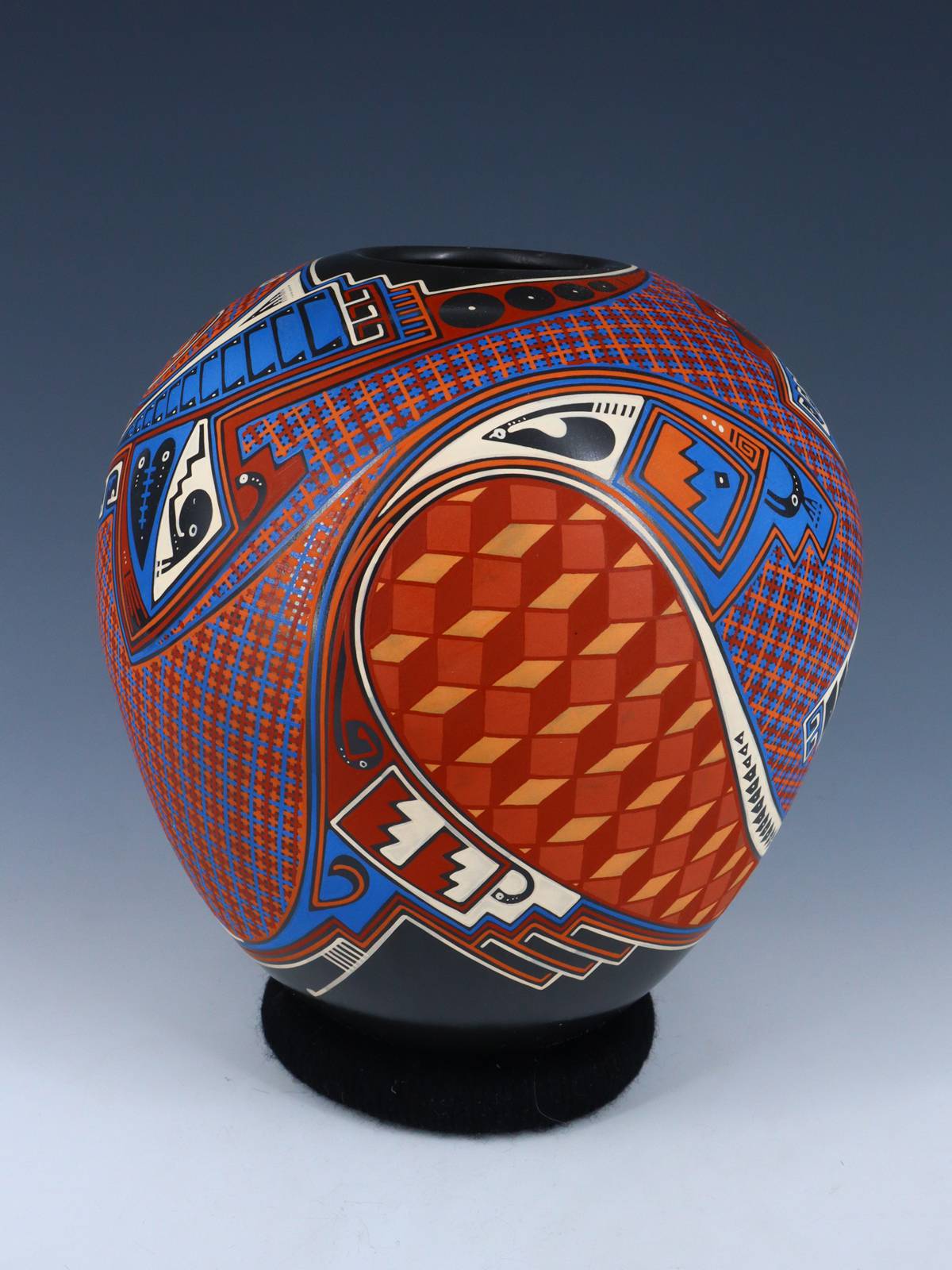 Mata Ortiz Hand Coiled and Painted Paquime Pottery - PuebloDirect.com