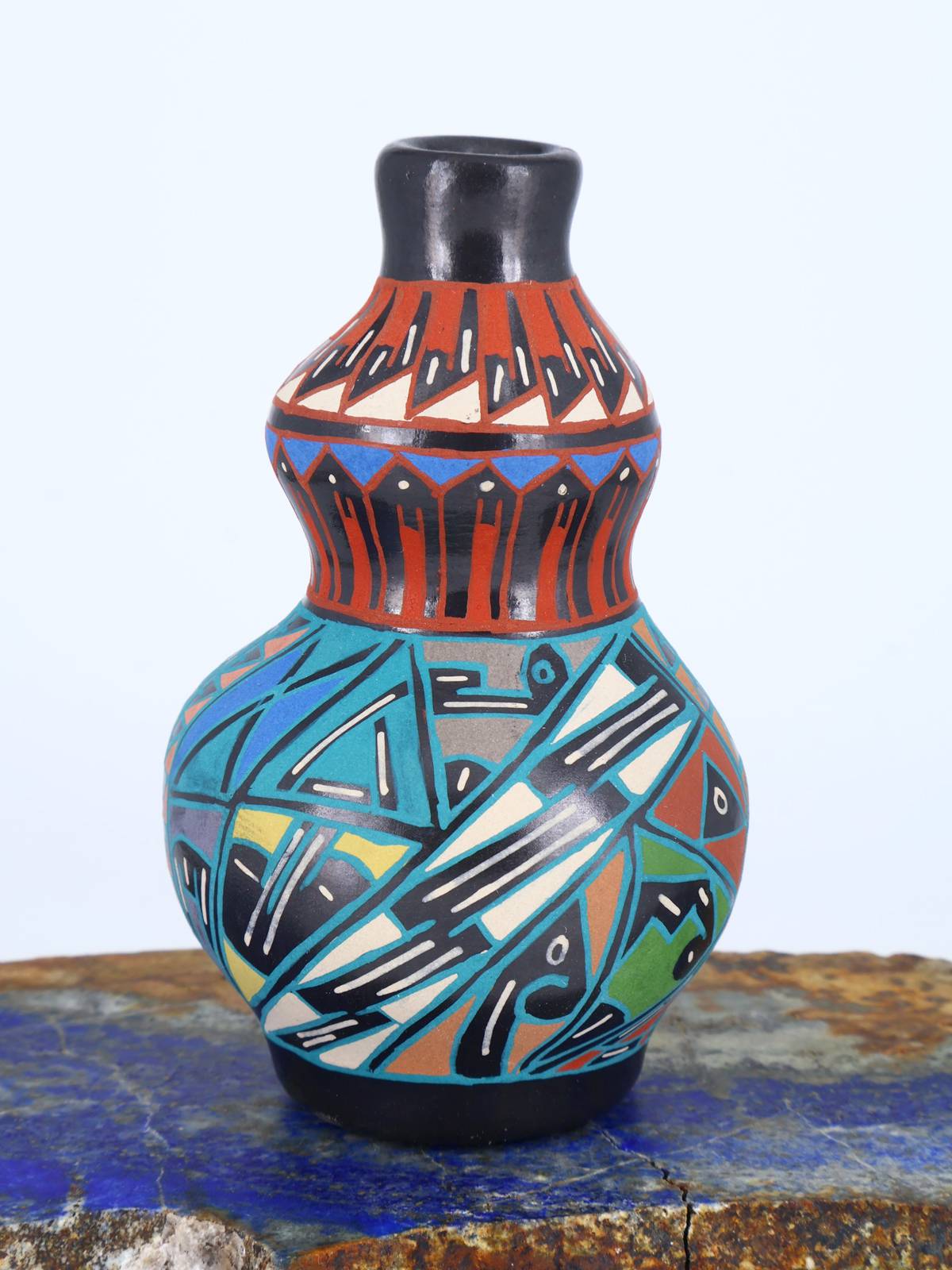 Mata Ortiz Hand Coiled Miniature Pottery Vase S884 - PuebloDirect.com