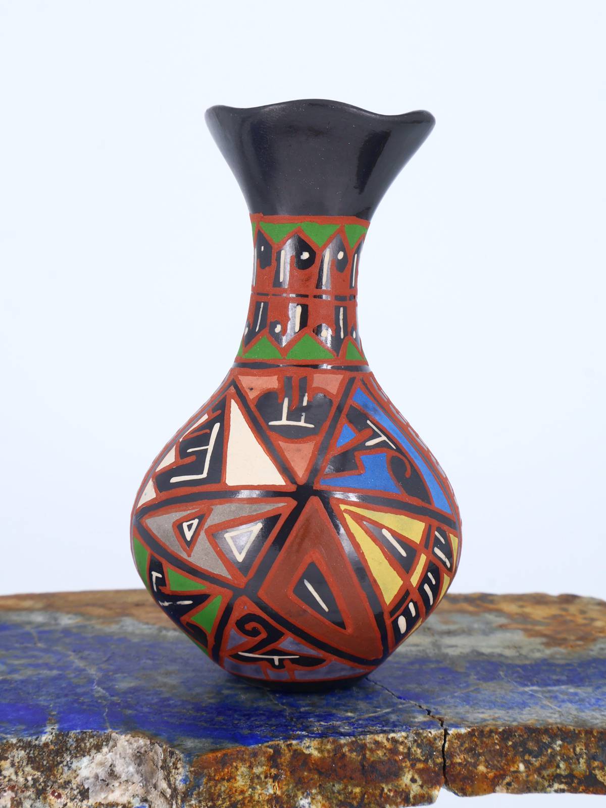 Mata Ortiz Hand Coiled Miniature Pottery Vase S882 - PuebloDirect.com
