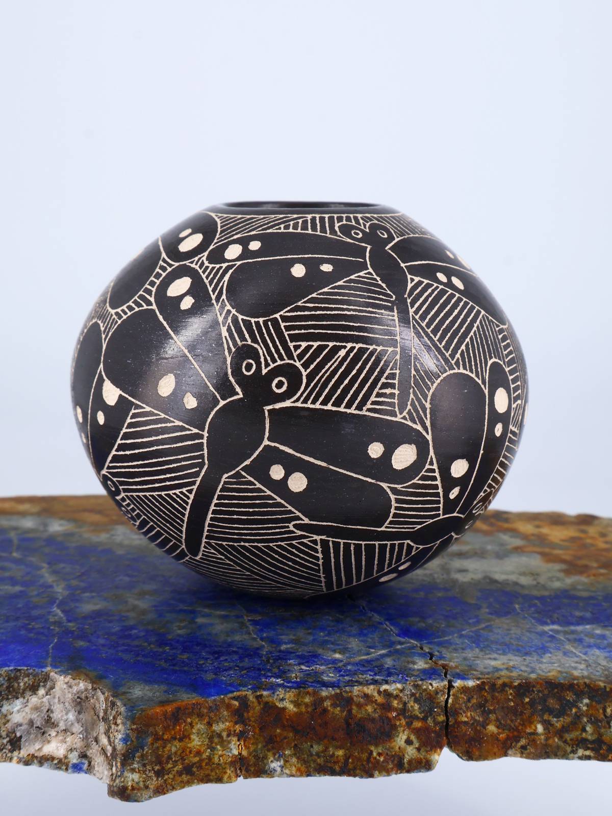 Mata Ortiz Hand Coiled Miniature Etched Pottery - PuebloDirect.com