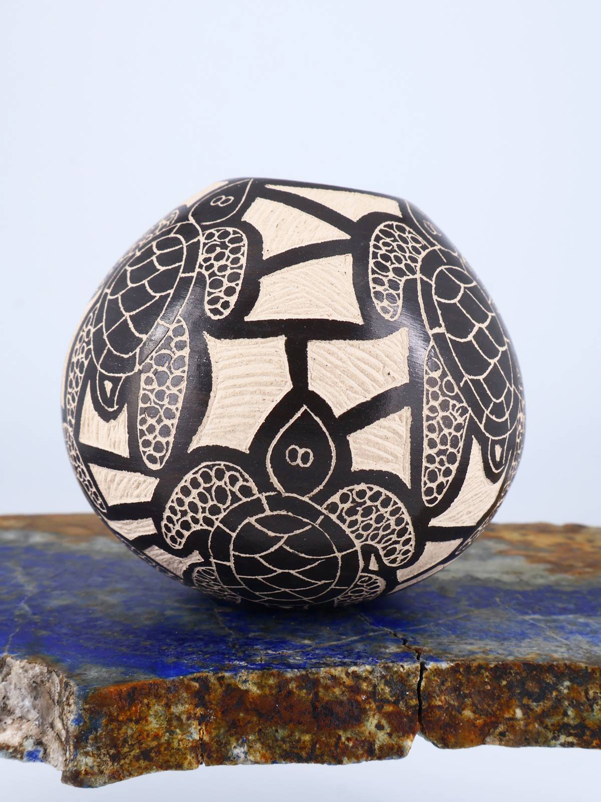 Mata Ortiz Hand Coiled Miniature Etched Pottery - PuebloDirect.com