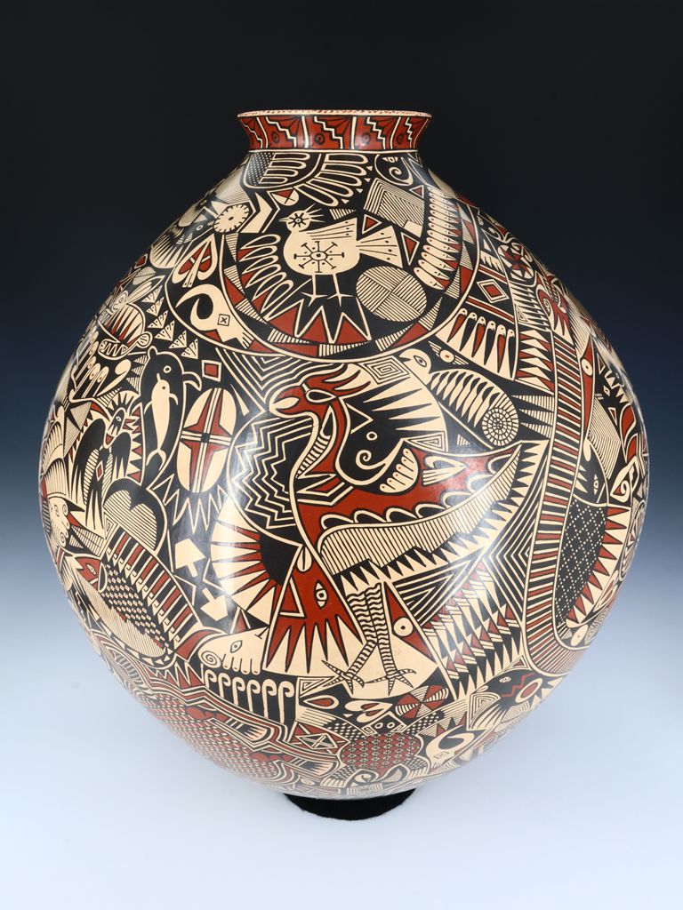 Large Hand Coiled Mata Ortiz Animal Motif Pottery - PuebloDirect.com