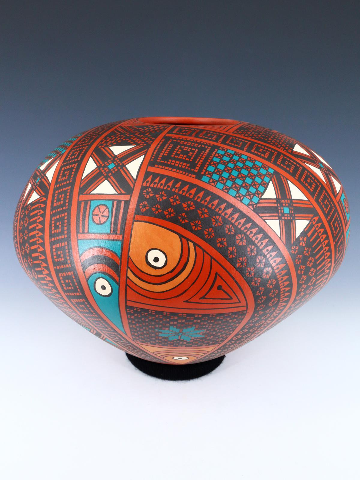Mata Ortiz Hand Coiled and Painted Pottery - PuebloDirect.com