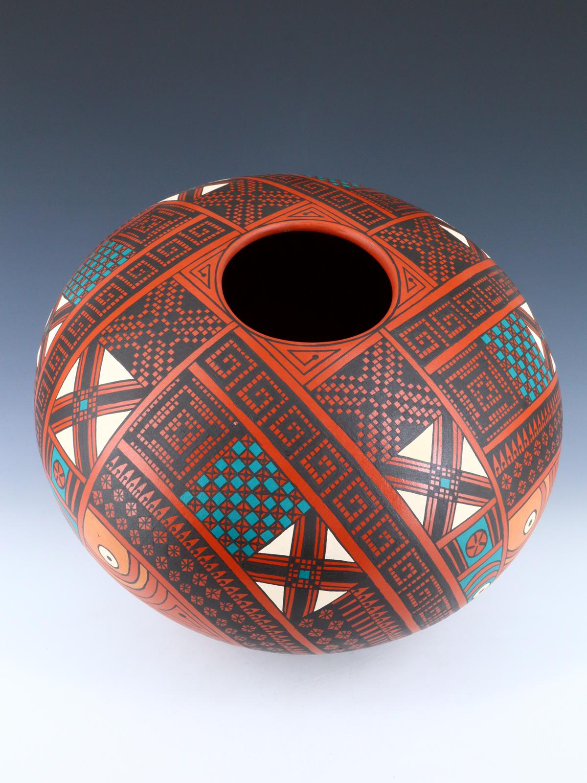 Mata Ortiz Hand Coiled and Painted Pottery - PuebloDirect.com