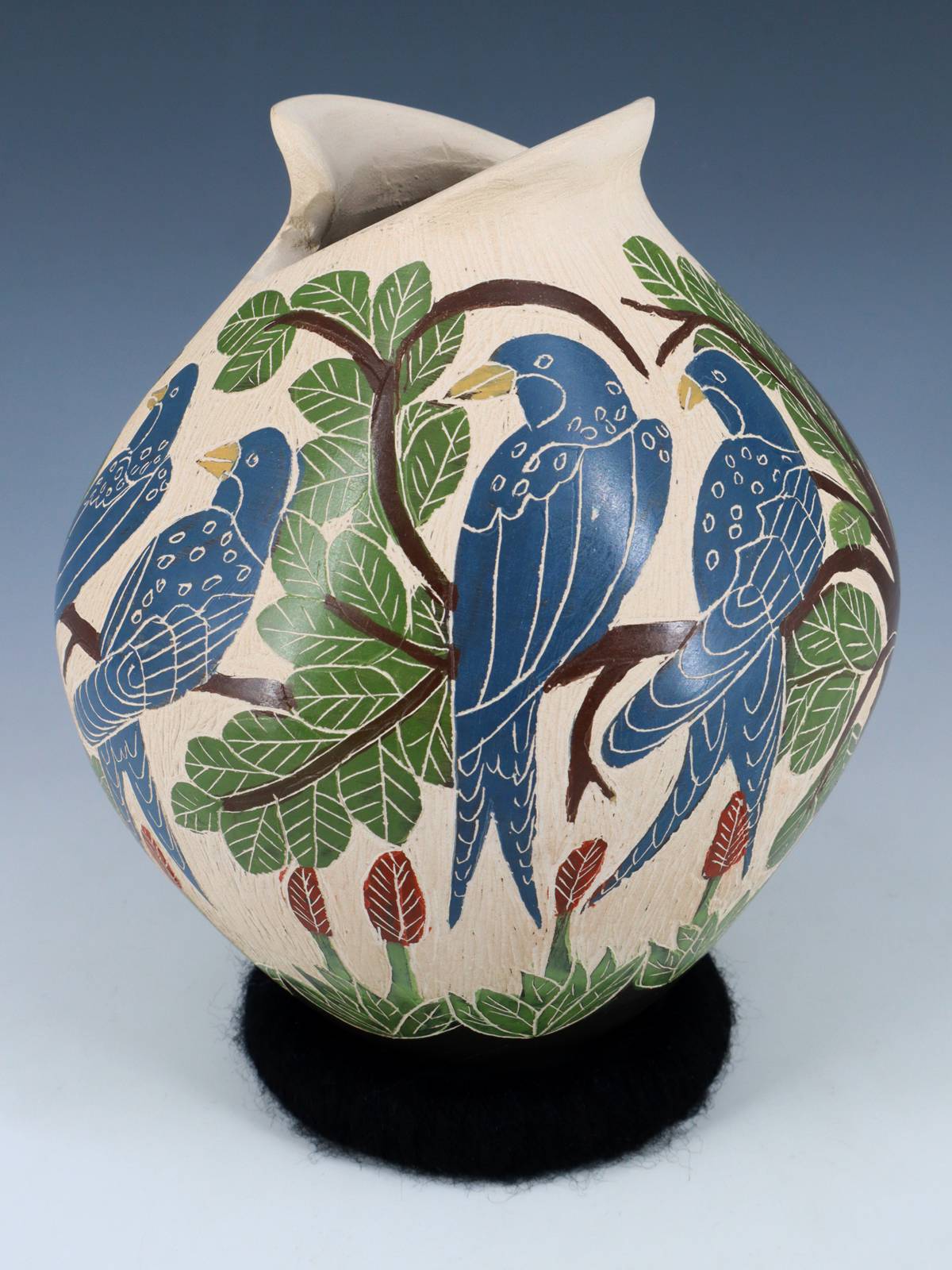 Mata Ortiz Hand Coiled Blue Bird Etched Pottery