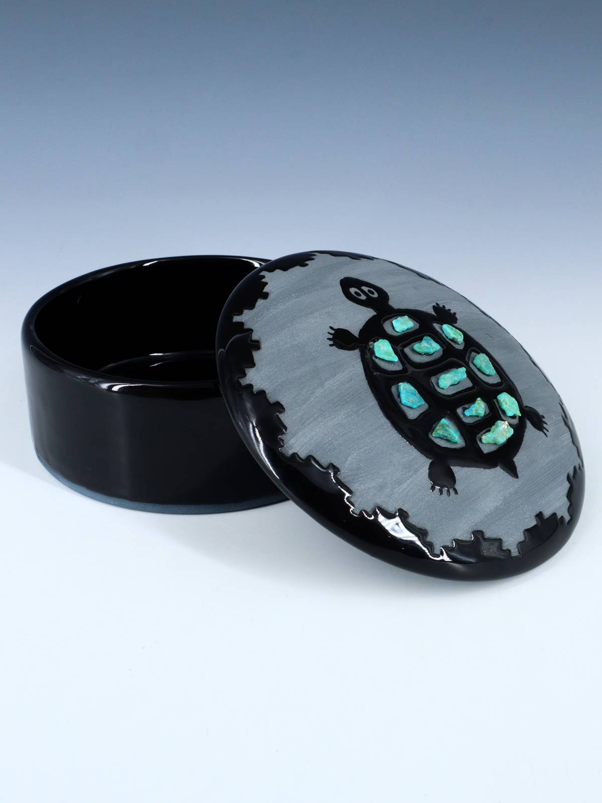 Boîte à bijoux colibri en poterie noire San Juan Pueblo