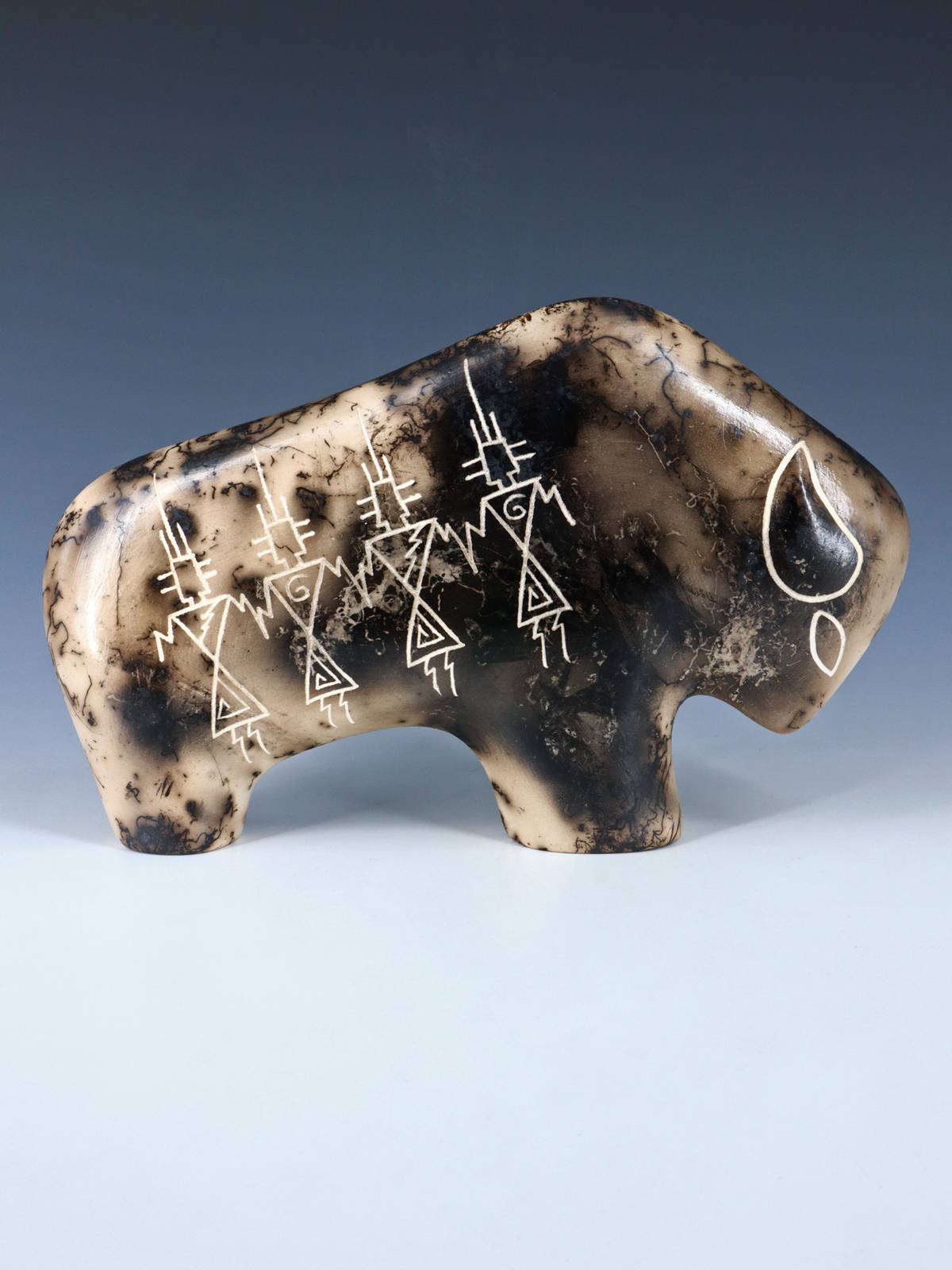 Ours en poterie en crin de cheval gravé Acoma