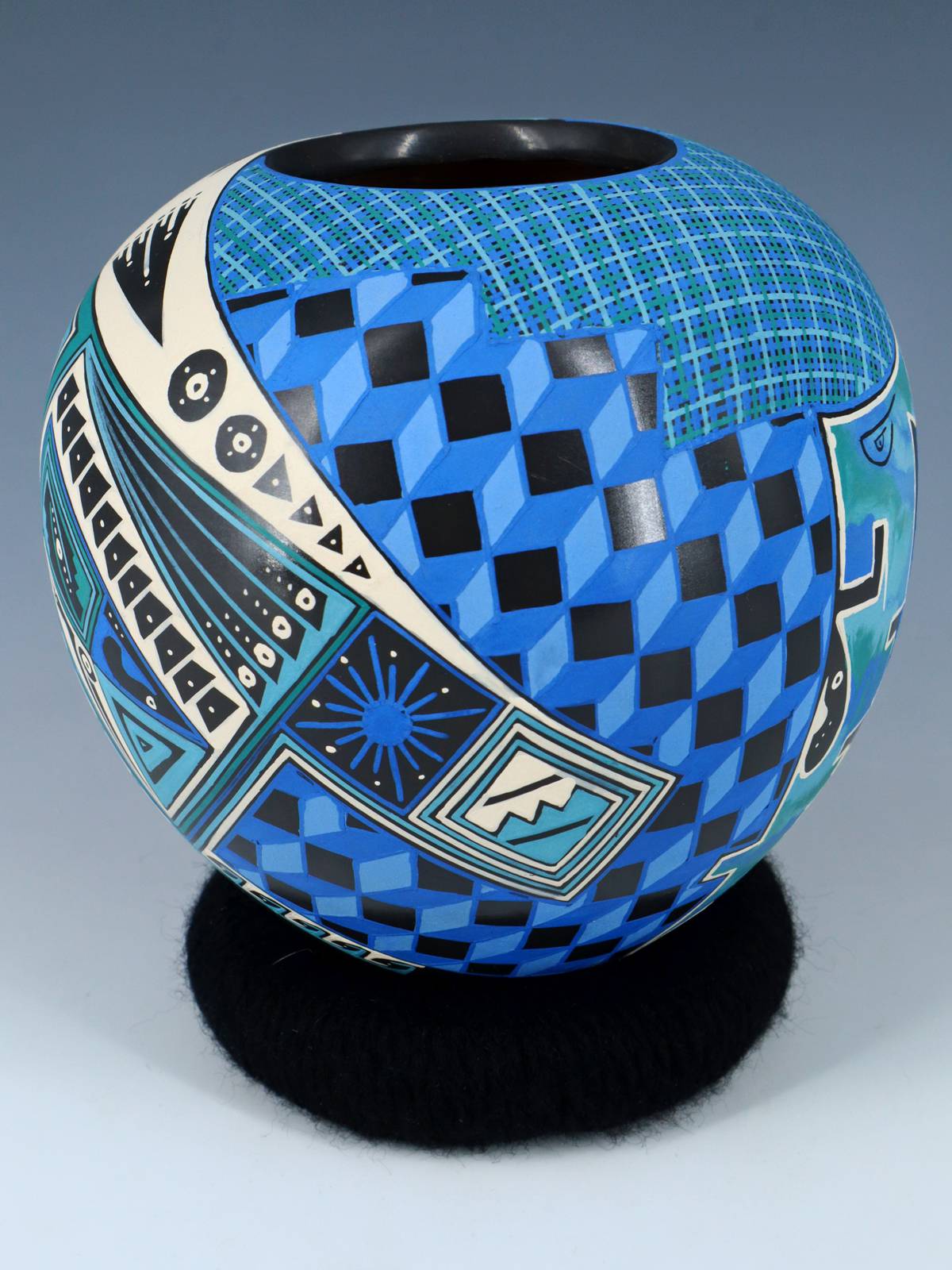 Mata Ortiz Hand Coiled Eye Dazzler Pottery