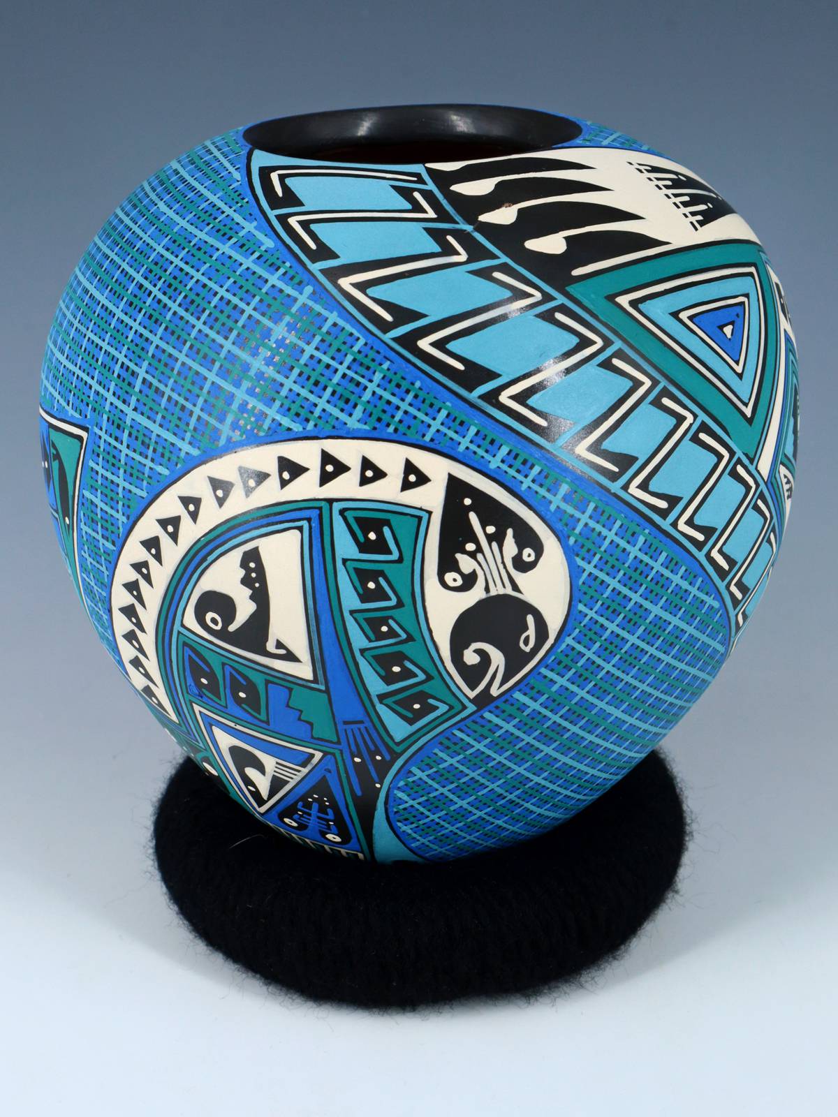 Mata Ortiz Hand Coiled Eye Dazzler Pottery