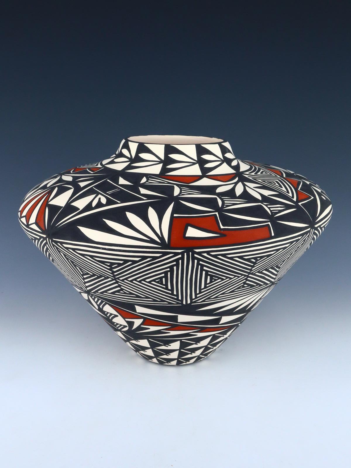 Acoma Pueblo Poterie peinte à la main Olla