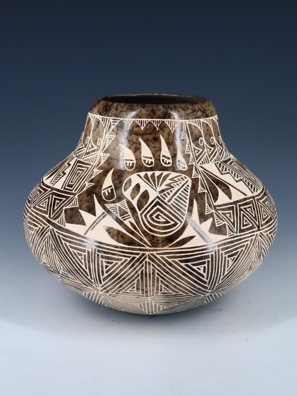 Etched Bearpaw Horsehair Acoma Pueblo Pottery