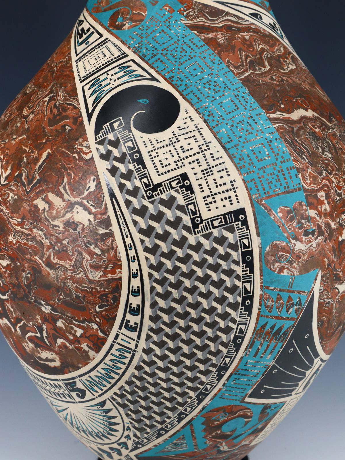 Mata Ortiz Hand Coiled and Painted Pottery Vase With Lid - PuebloDirect.com