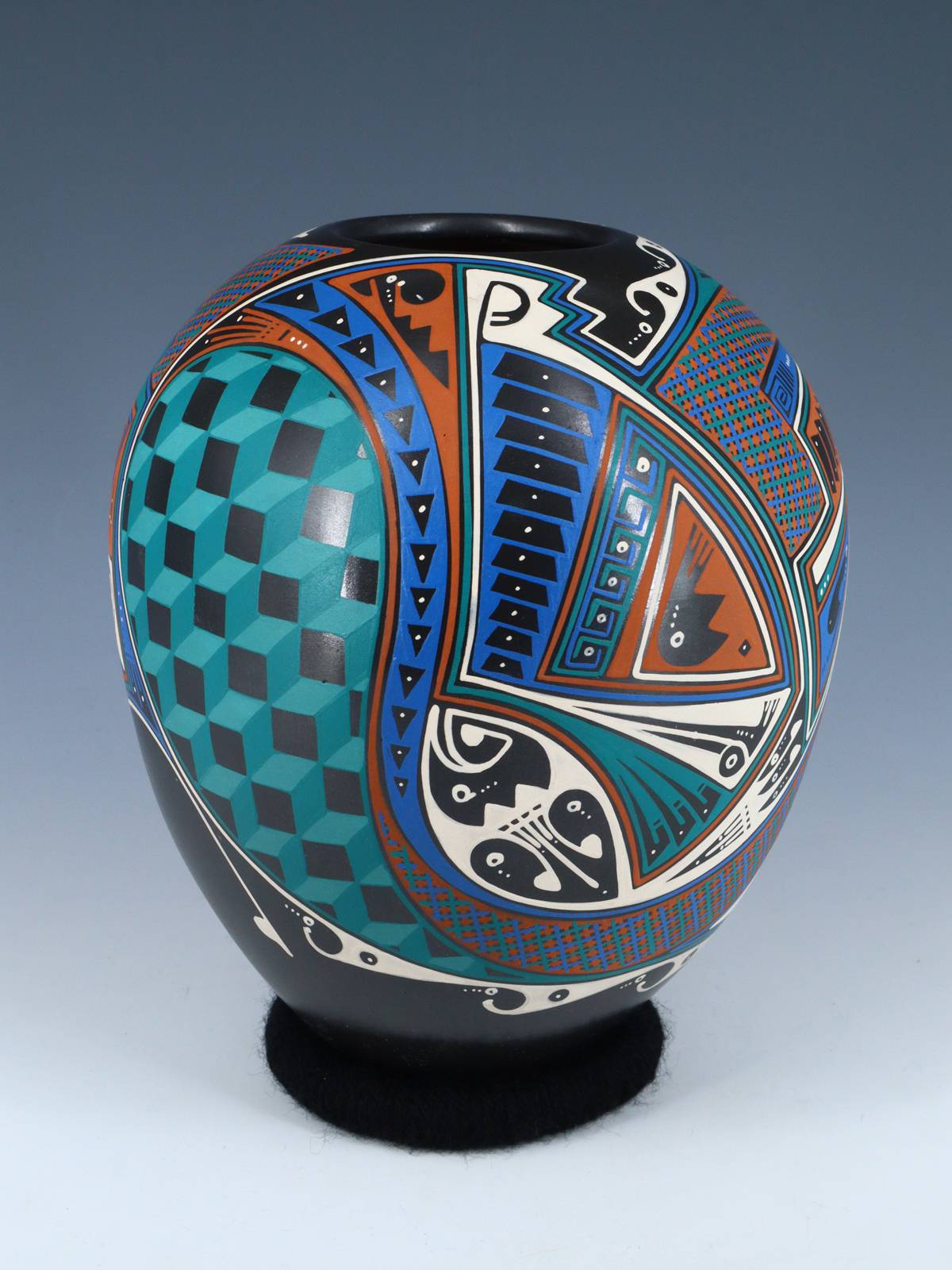 Mata Ortiz Hand Coiled and Painted Paquime Pottery - PuebloDirect.com