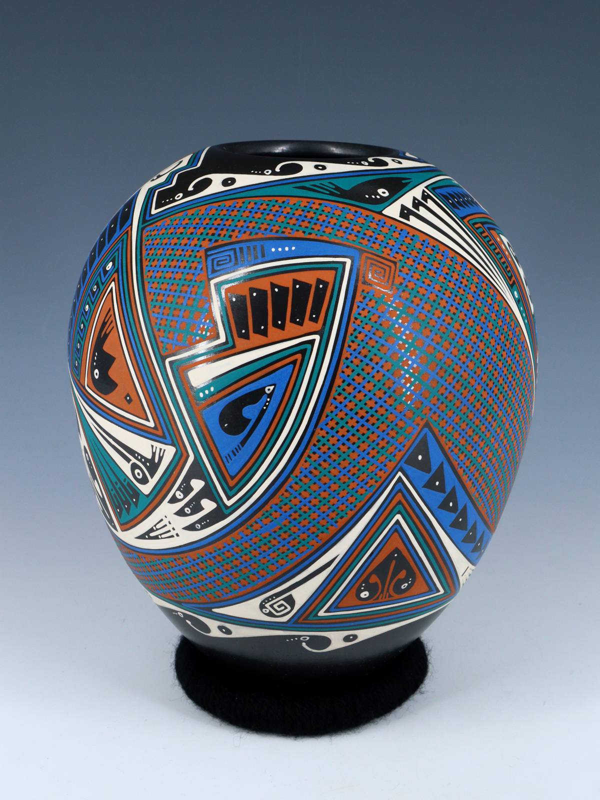 Mata Ortiz Hand Coiled and Painted Paquime Pottery - PuebloDirect.com