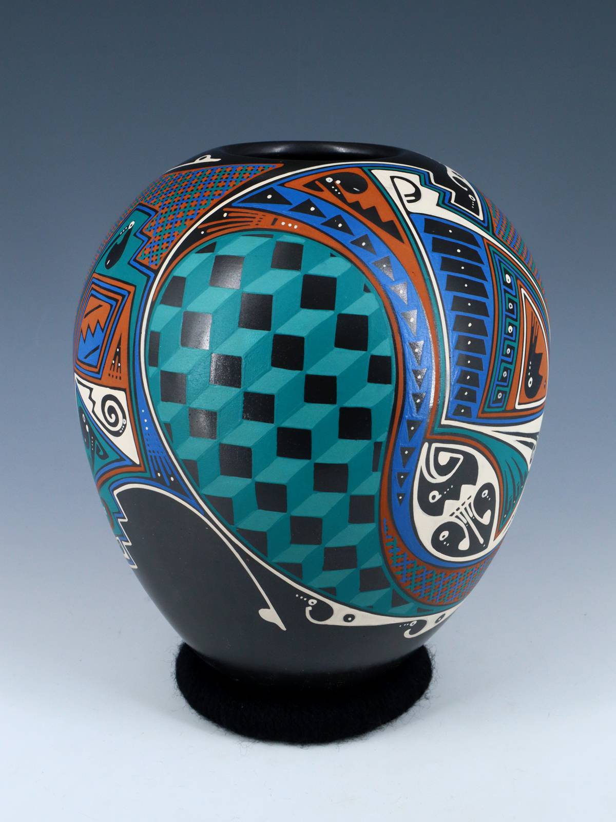 Mata Ortiz Hand Coiled and Painted Paquime Pottery - PuebloDirect.com