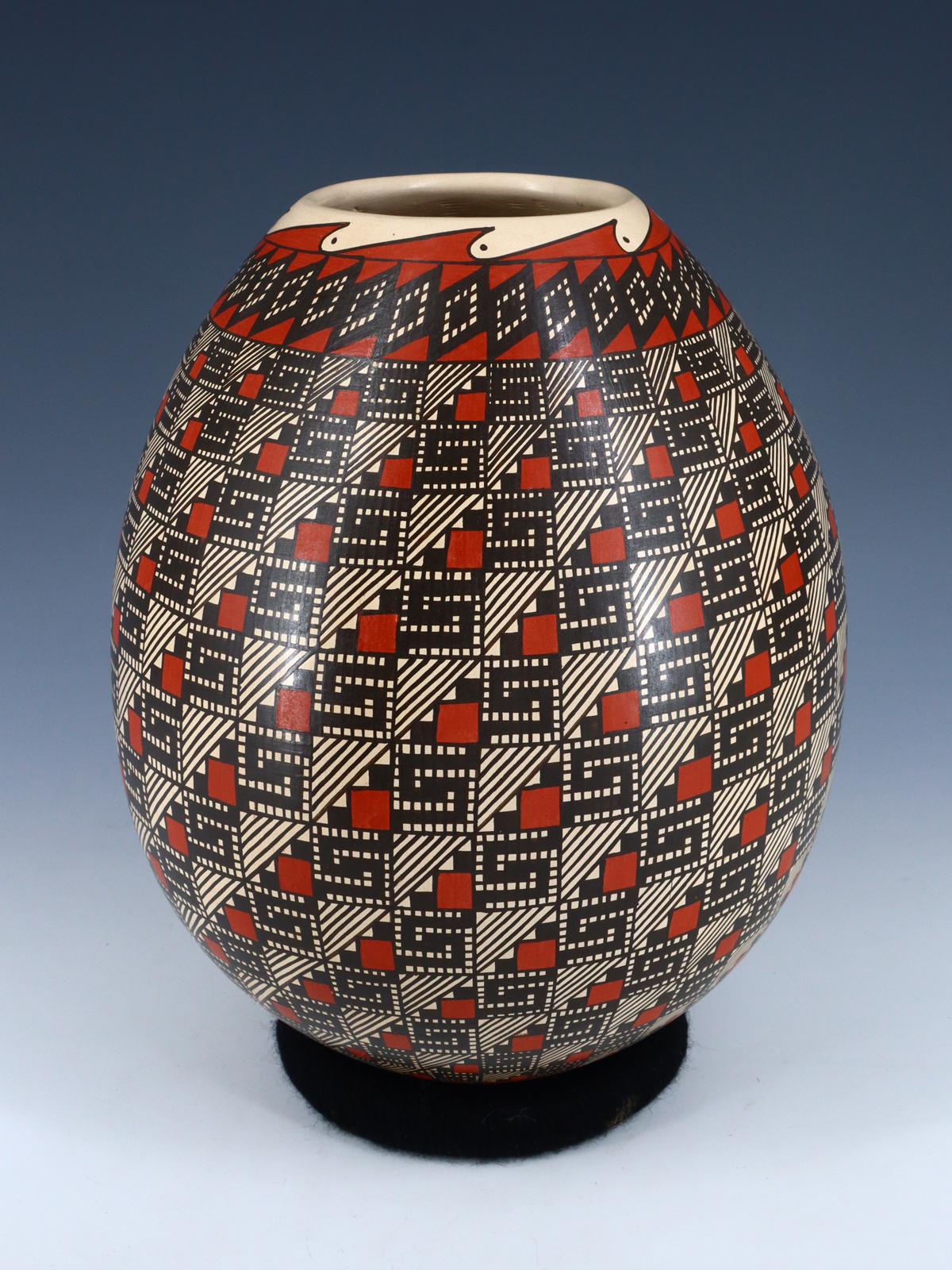Vase de poterie en damier enroulé à la main Mata Ortiz
