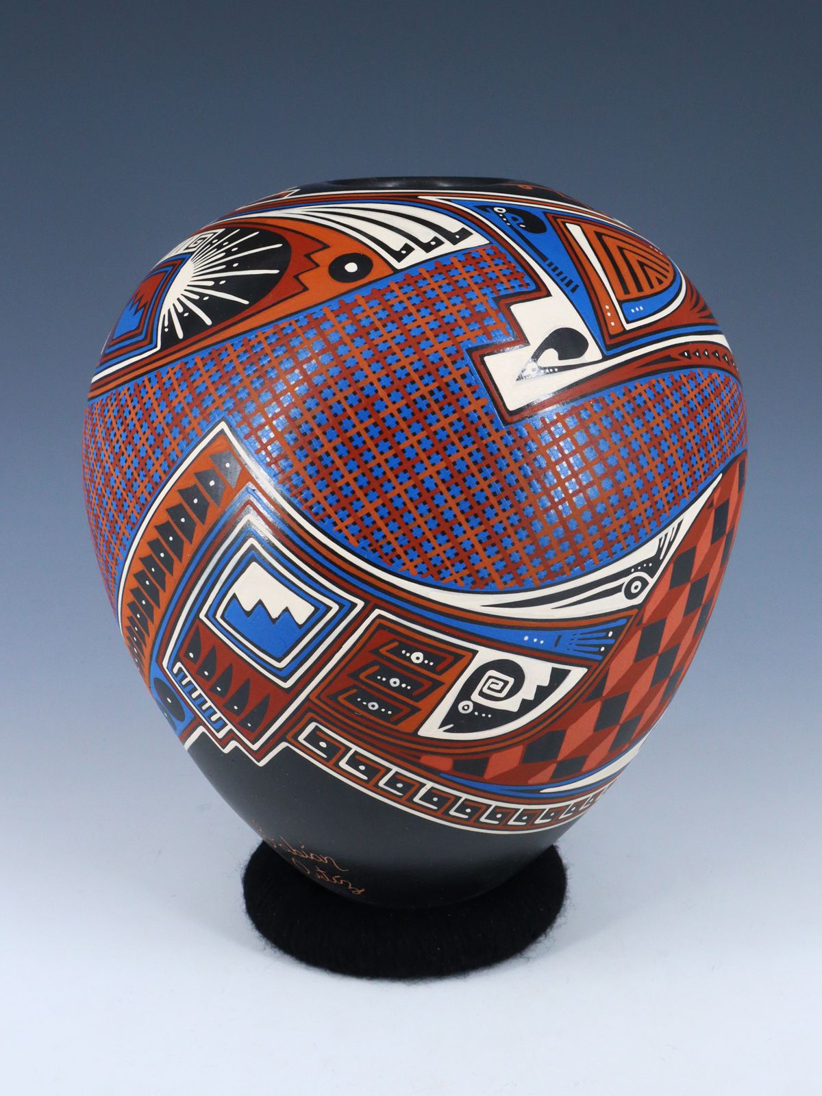 Mata Ortiz Hand Coiled and Painted Paquime Pottery - PuebloDirect.com