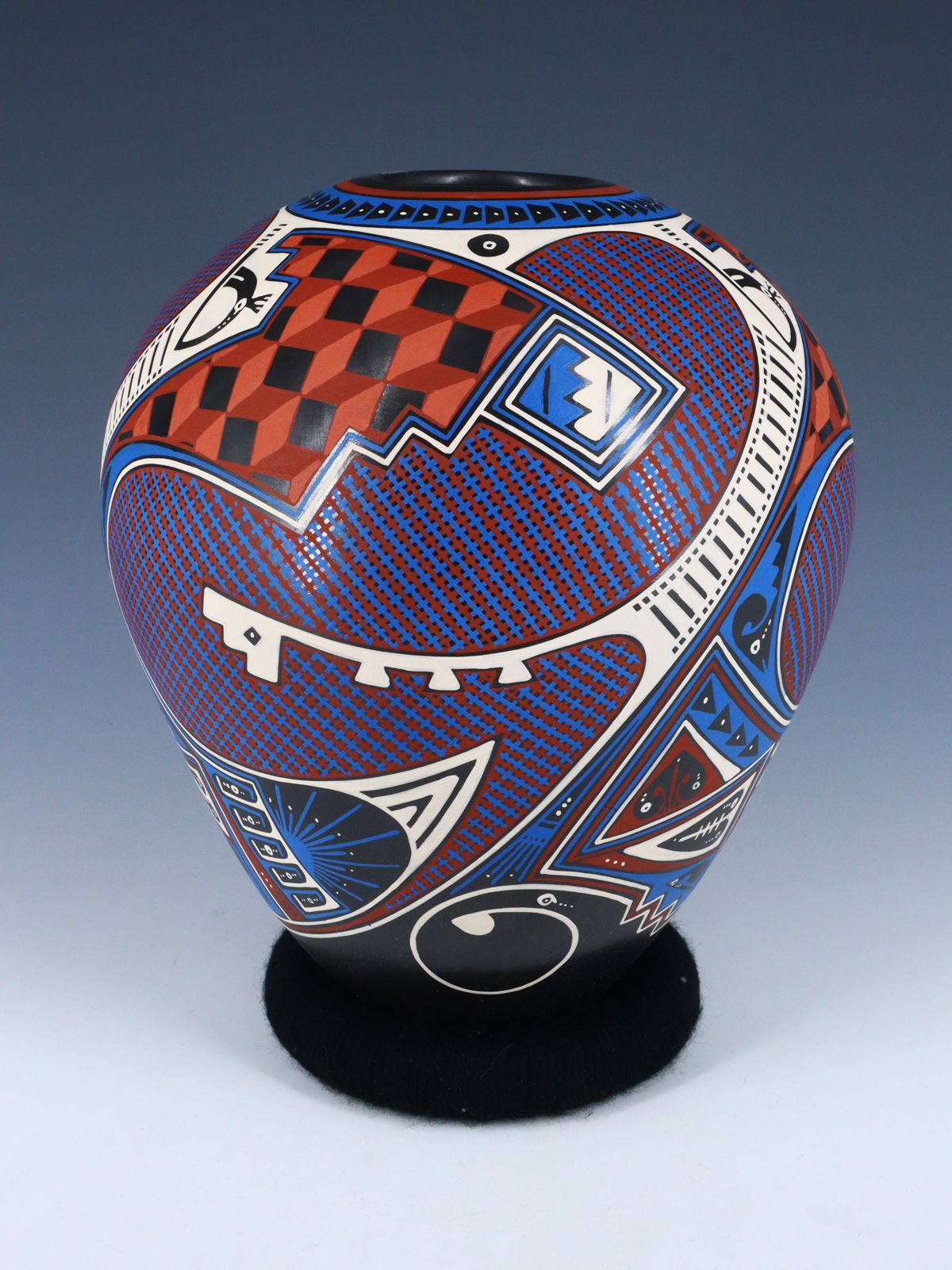 Mata Ortiz Hand Coiled and Painted Paquime Pottery - PuebloDirect.com