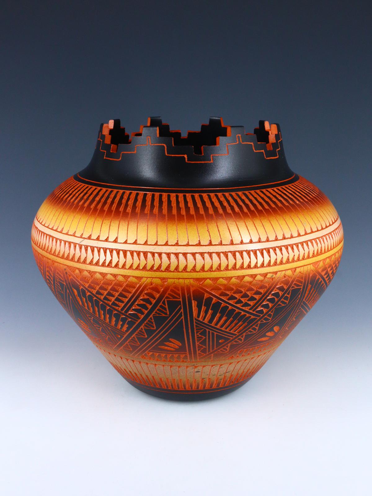 Bol de poterie d’ours de médecine gravé Acoma Pueblo