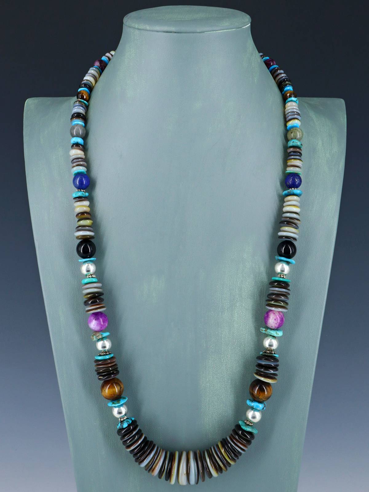 Navajo Black Lip Mother of Pearl Beaded Single Strand Necklace
