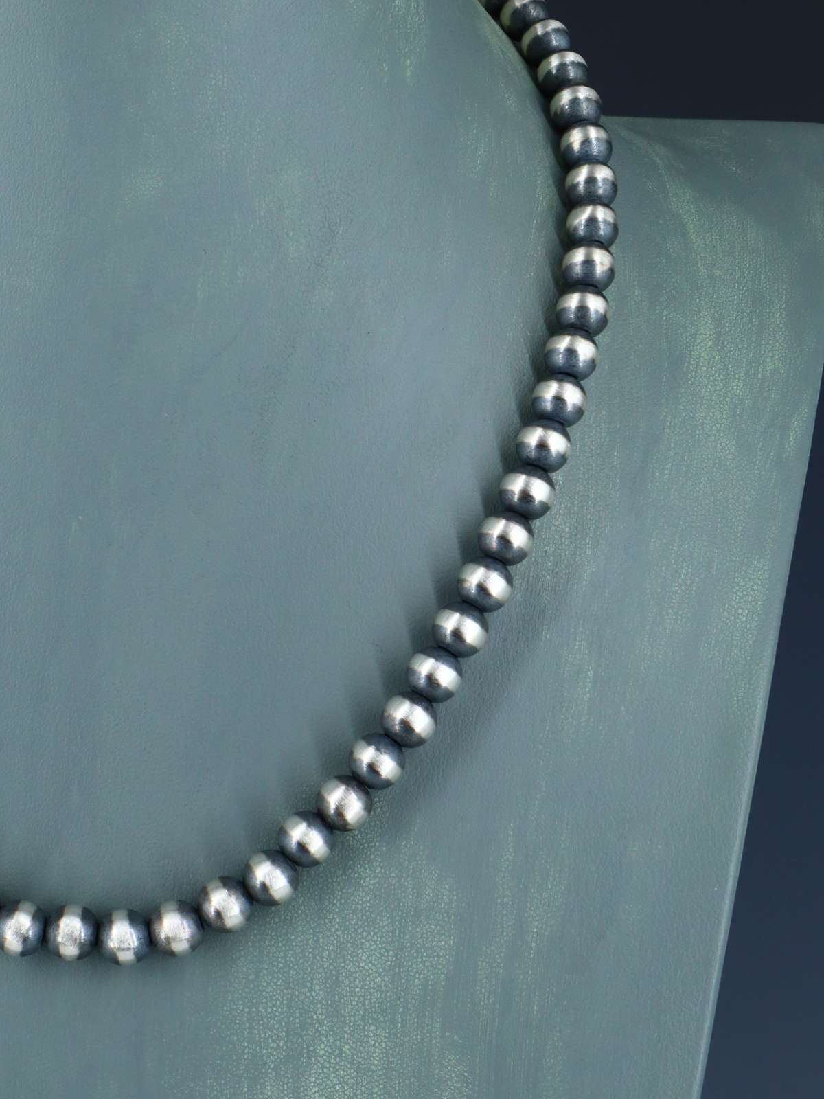 Collier de perles en argent sterling à brin unique de bijoux Navajo de 18 po