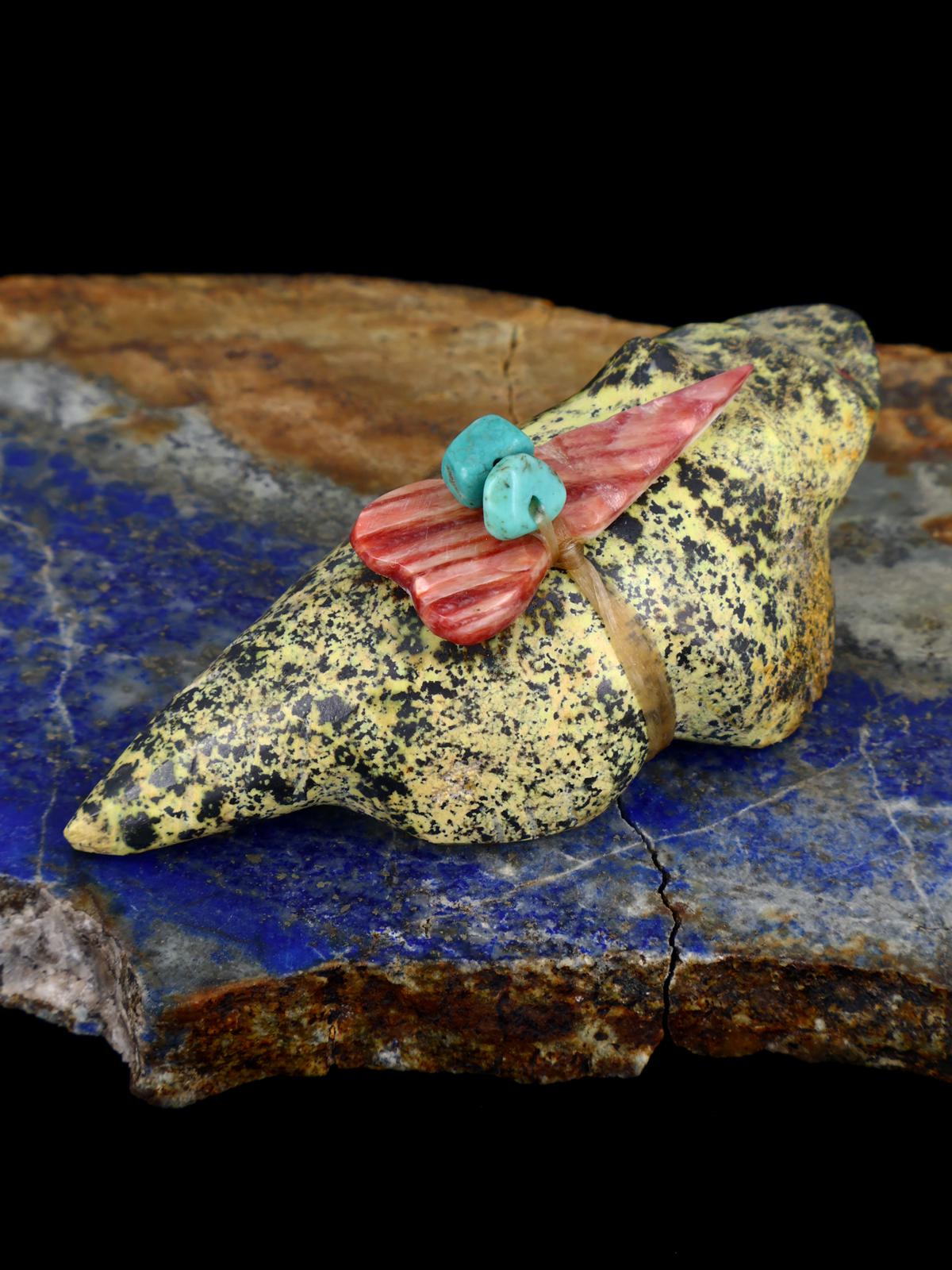 Serpentine Wolf Zuni Fetish - PuebloDirect.com