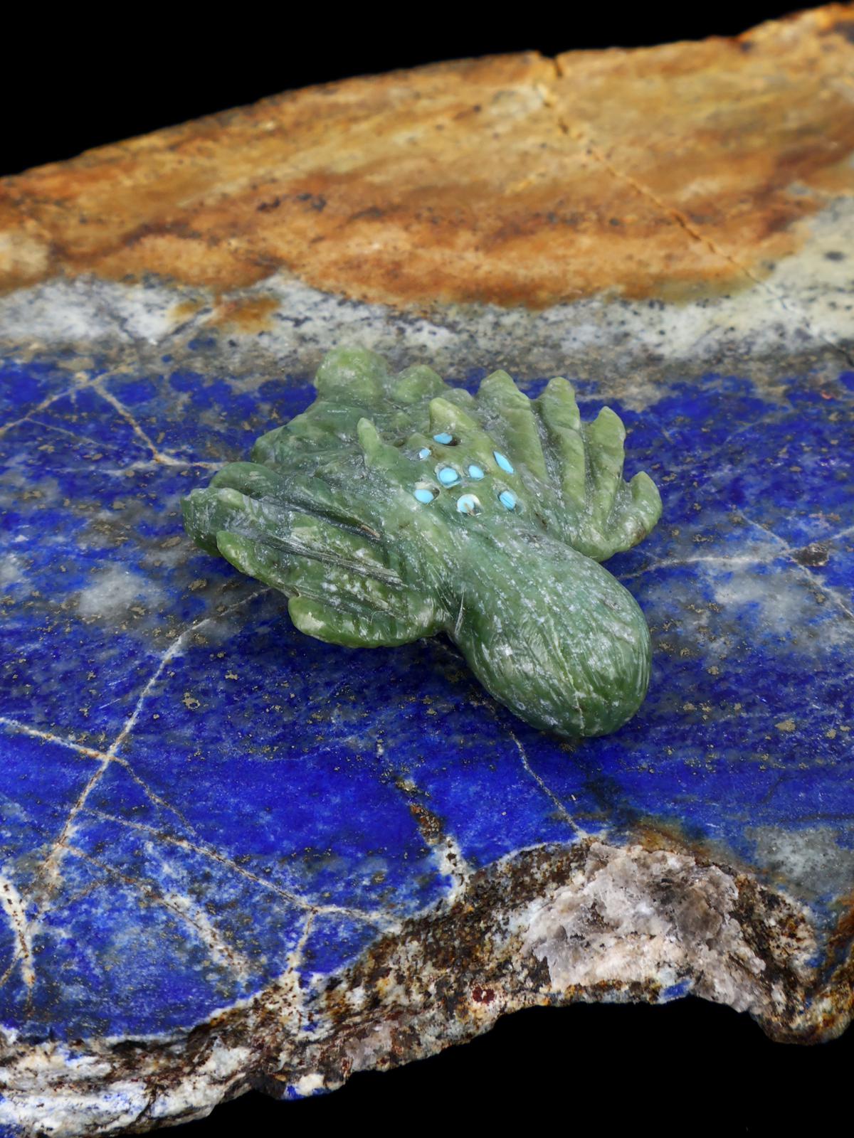 Serpentine Spider With Leaf Zuni Fetish - PuebloDirect.com