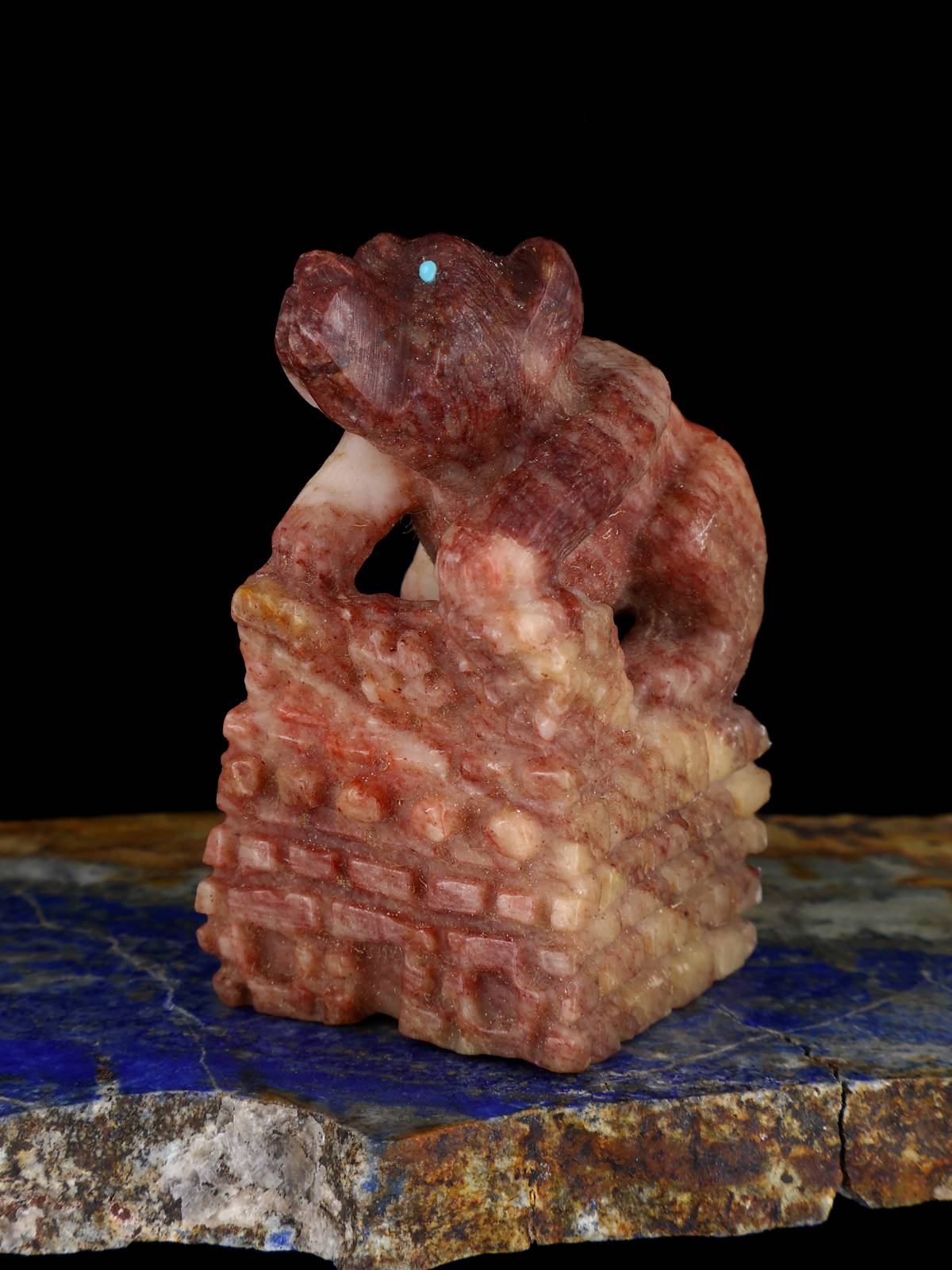 Onyx Pueblo Bear Zuni Fetish - PuebloDirect.com