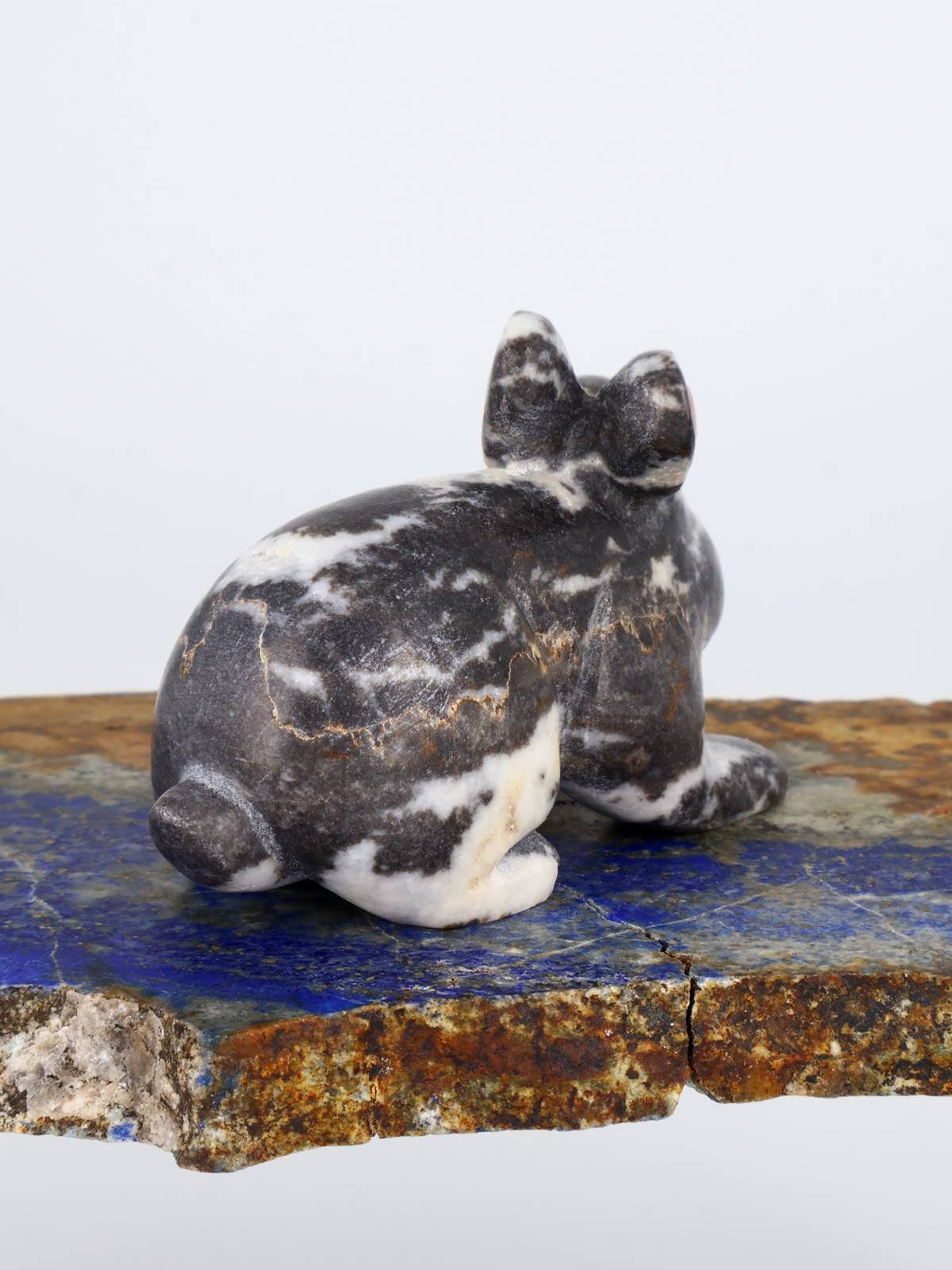 Marble Rabbit Zuni Fetish - PuebloDirect.com