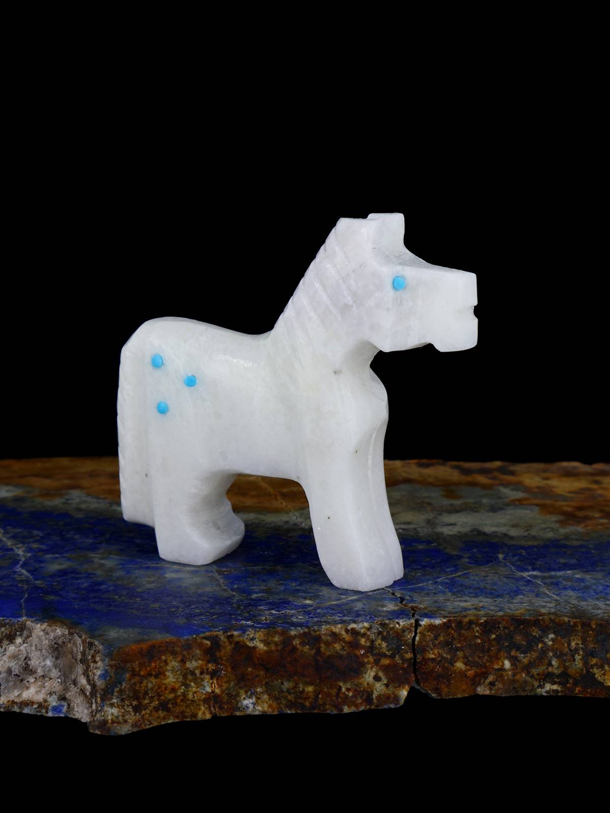 White Marble Horse Zuni Fetish - PuebloDirect.com