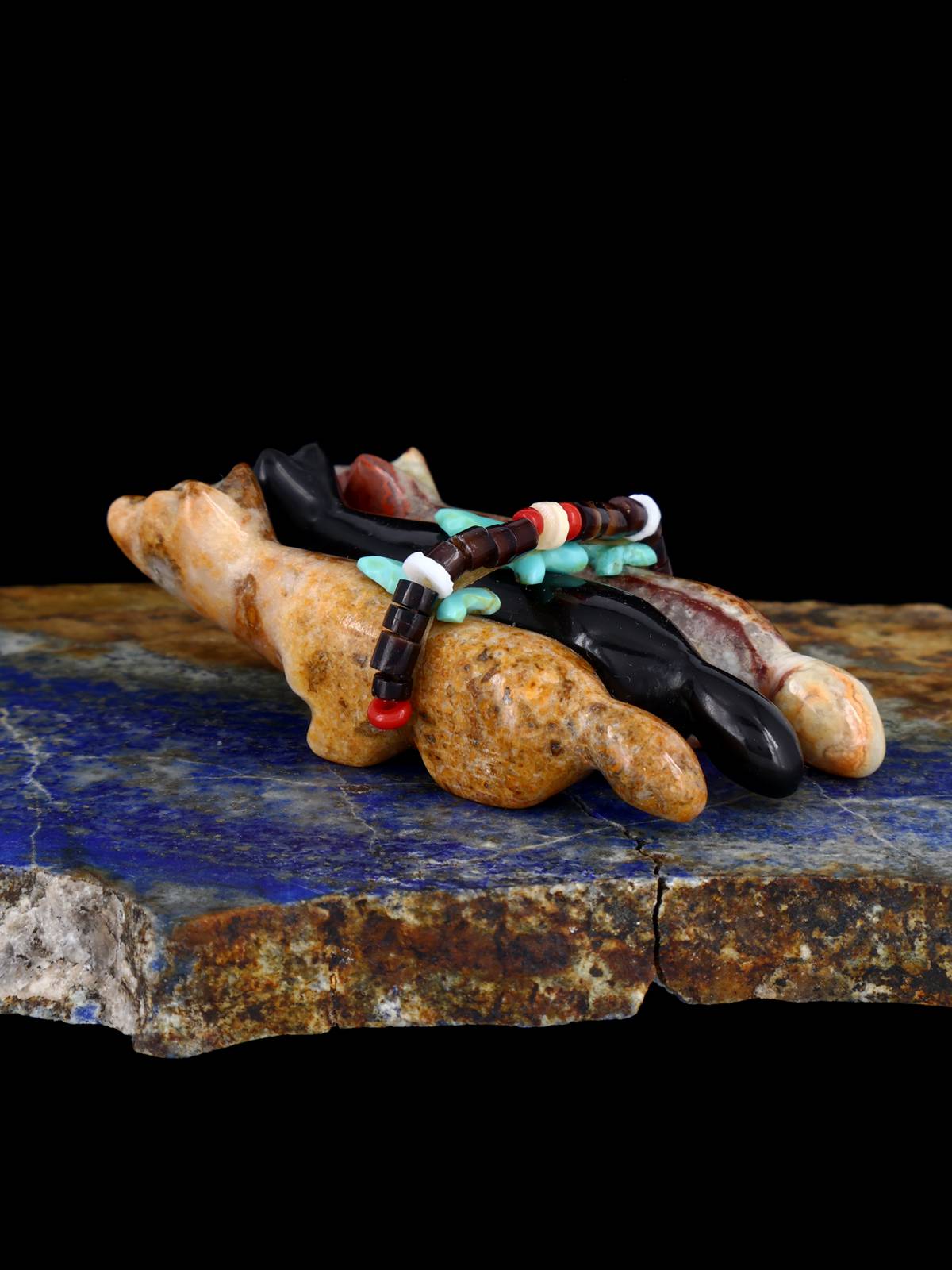 Onyx Wolf Bundle Family Zuni Fetish - PuebloDirect.com