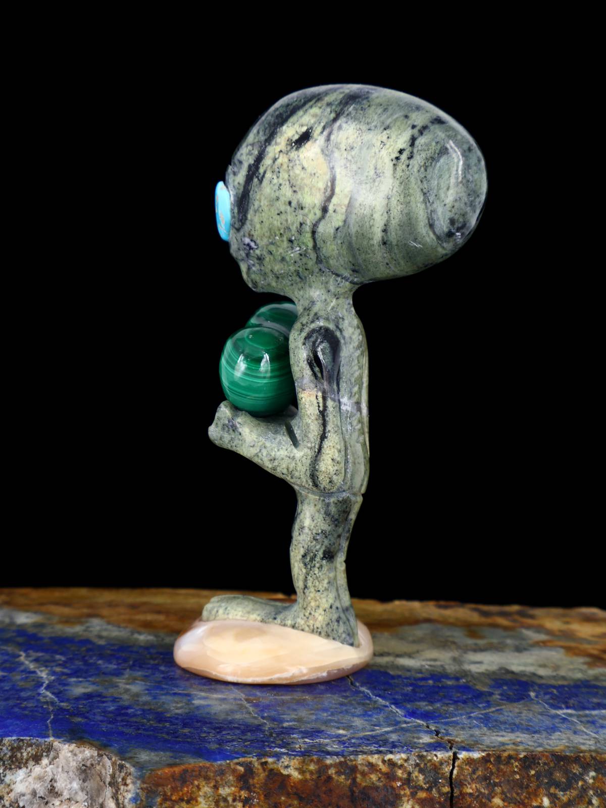 Serpentine Alien Zuni Fetish Carving - PuebloDirect.com