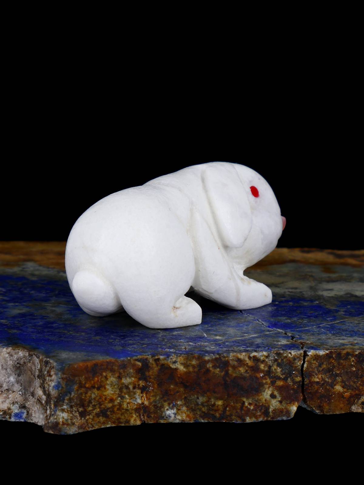 White Marble Rabbit Zuni Fetish - PuebloDirect.com