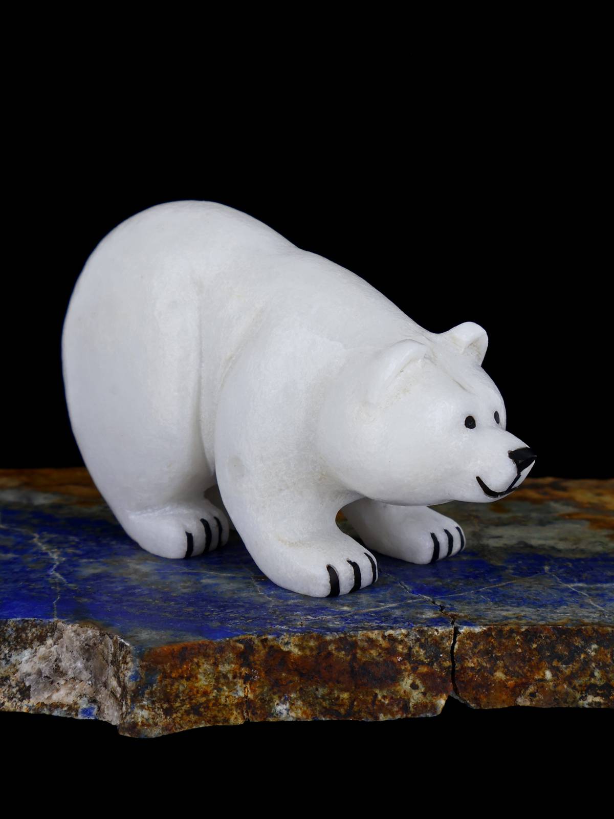 White Marble Bear Zuni Fetish - PuebloDirect.com