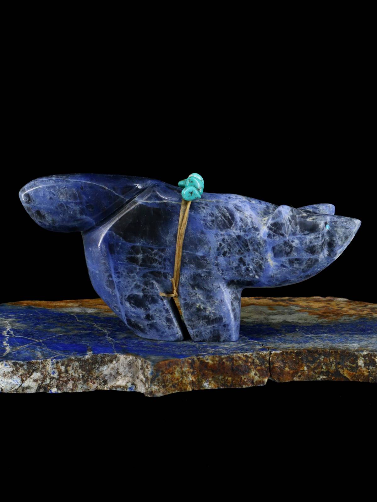 Sodalite Wolf Zuni Fetish - PuebloDirect.com