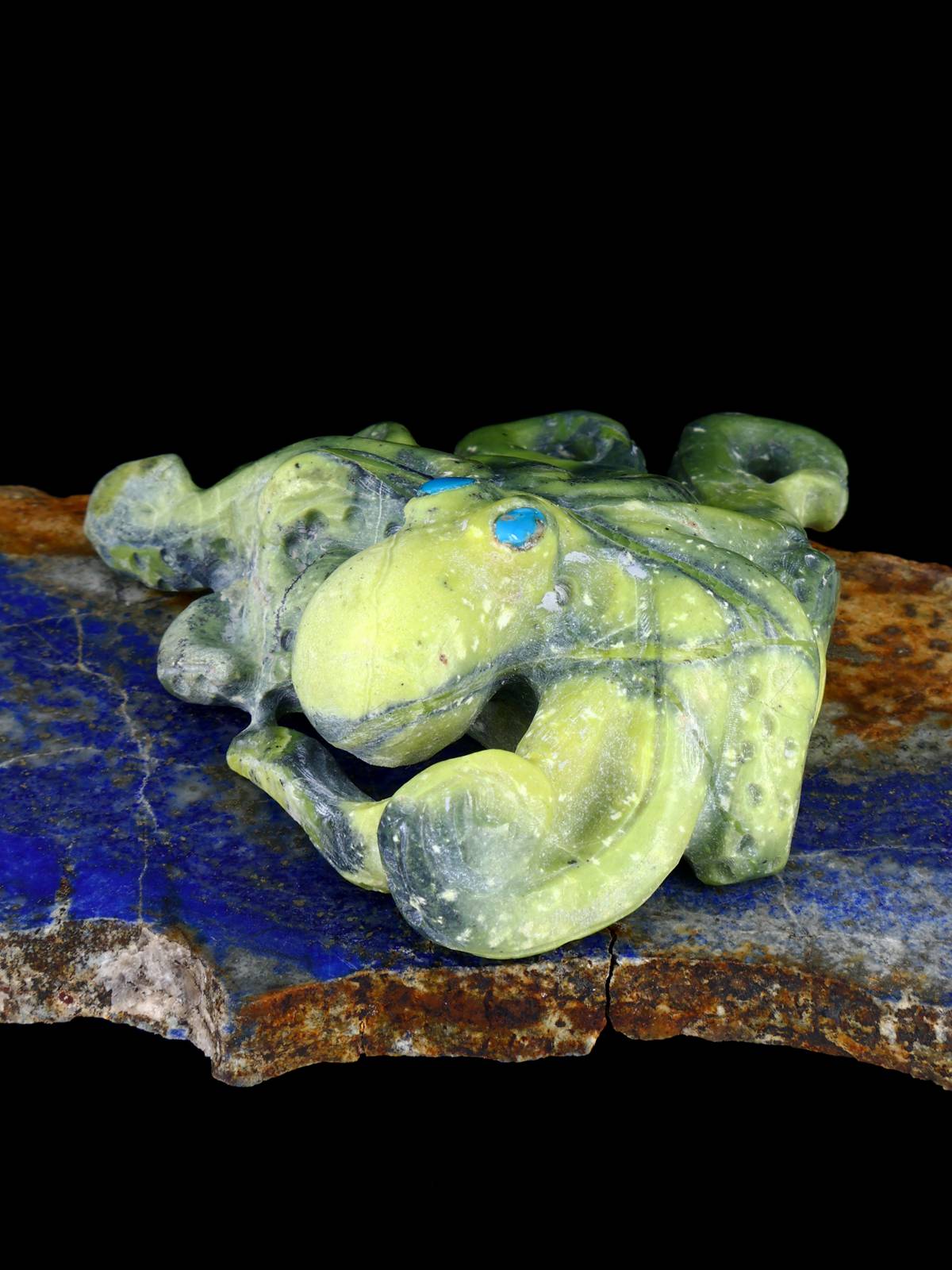 Serpentine Octopus Zuni Fetish - PuebloDirect.com