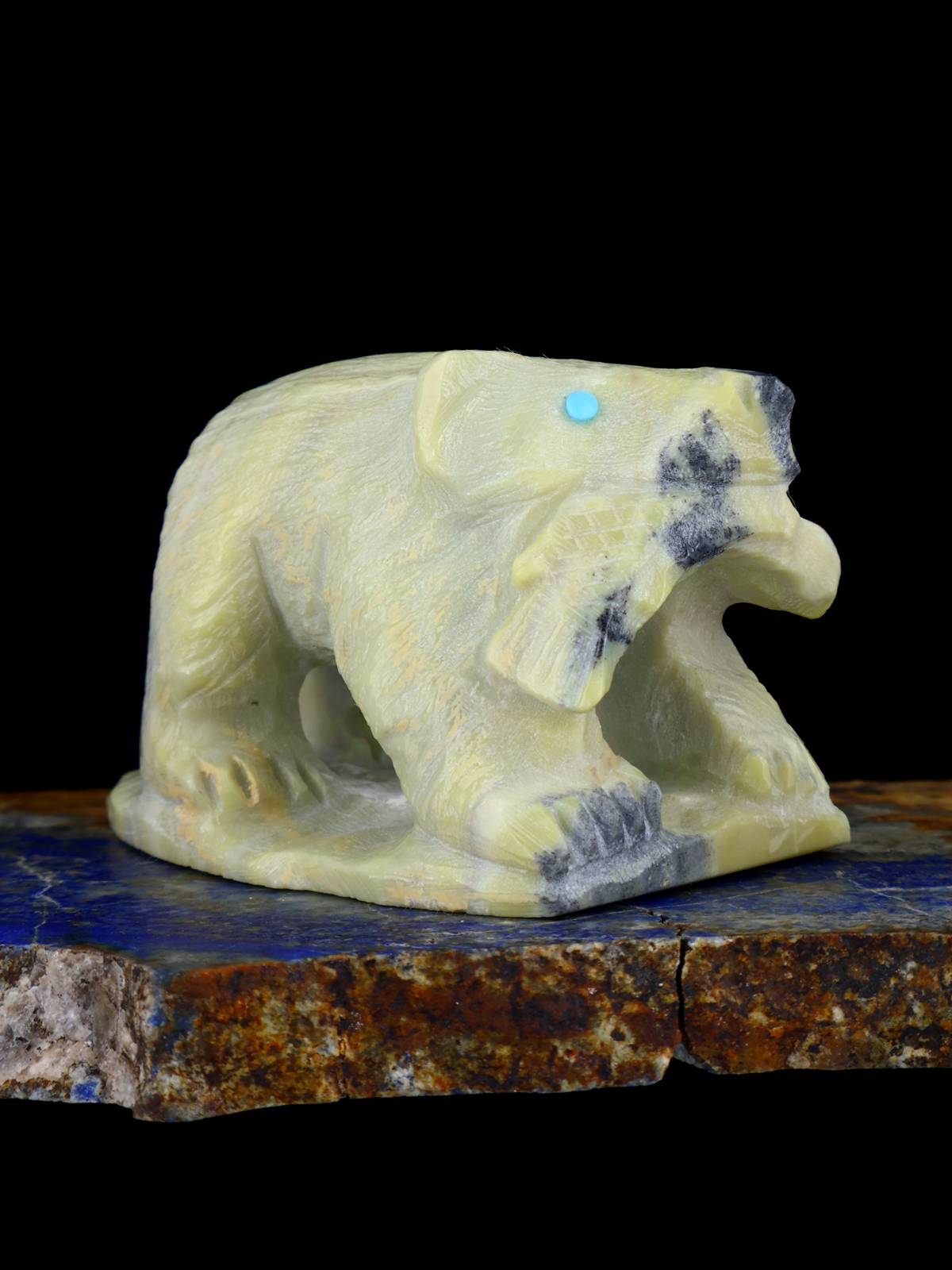 Serpentine Bear With Fish Zuni Fetish - PuebloDirect.com
