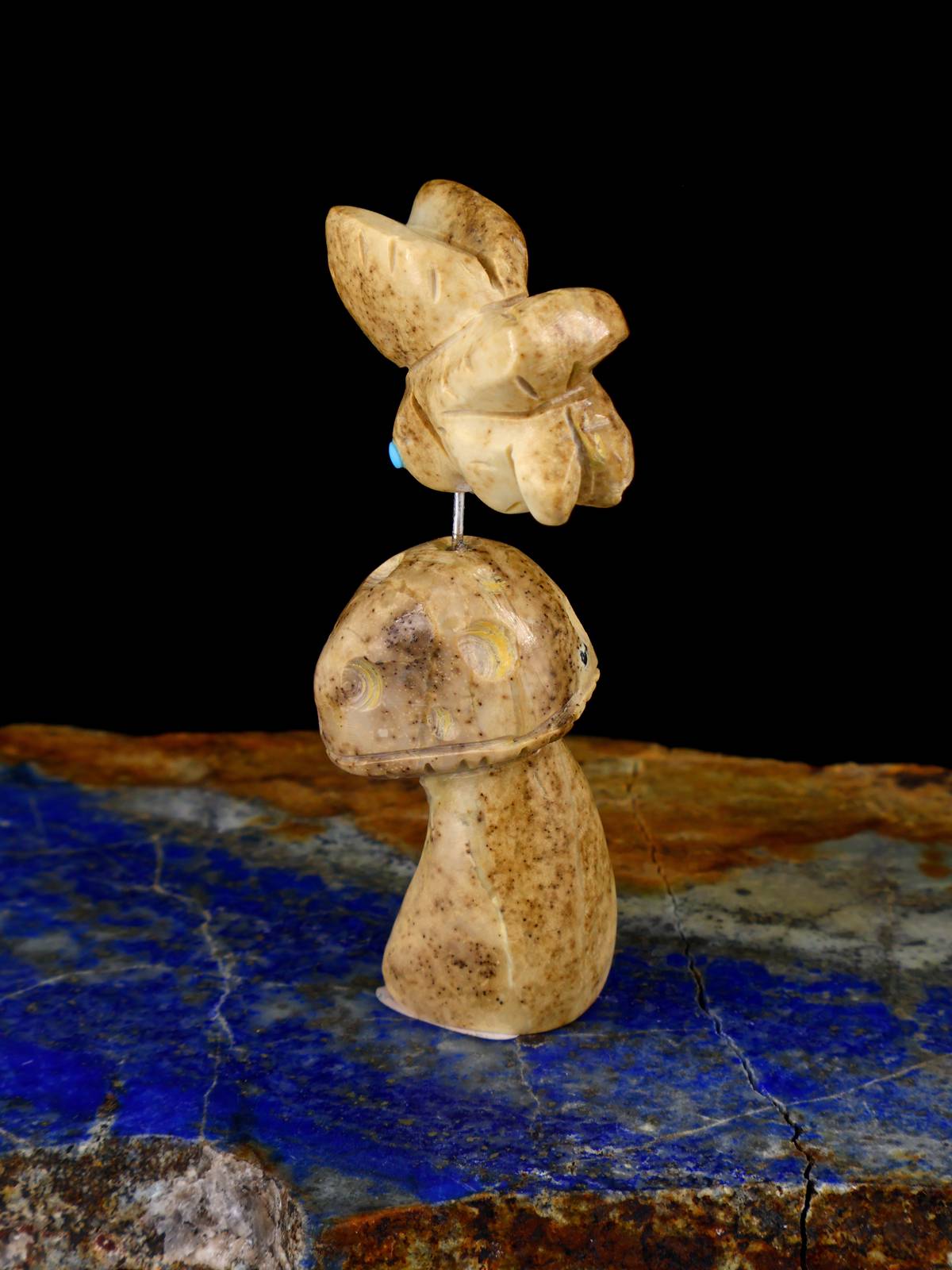 Serpentine Hummingbird and Mushroom Zuni Fetish - PuebloDirect.com