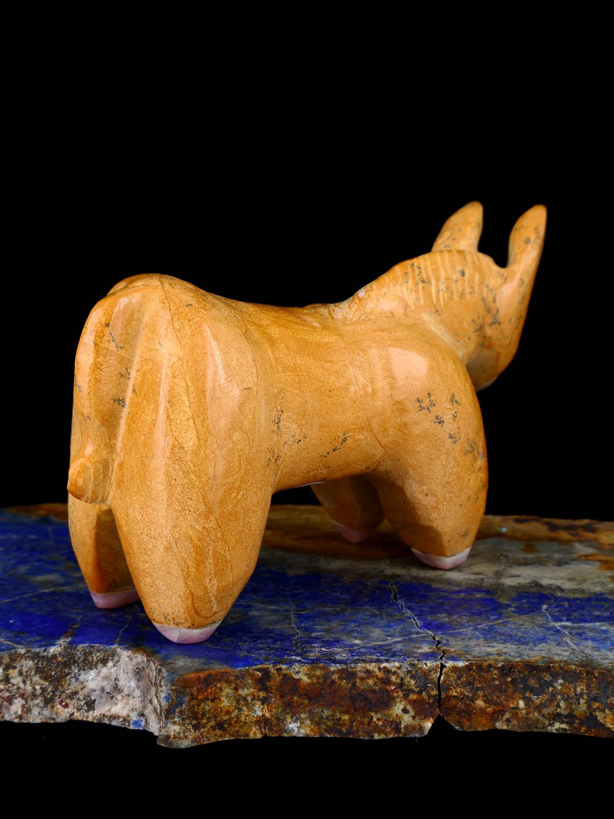 Travertine Horse Zuni Fetish - PuebloDirect.com
