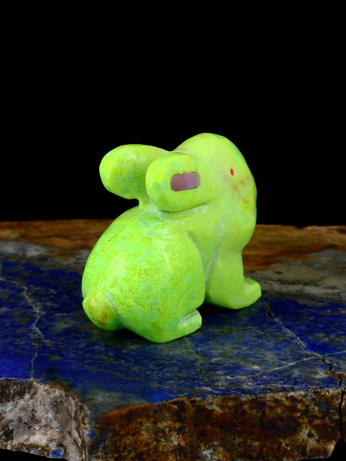 Mojave Turquoise Rabbit Zuni Fetish - PuebloDirect.com