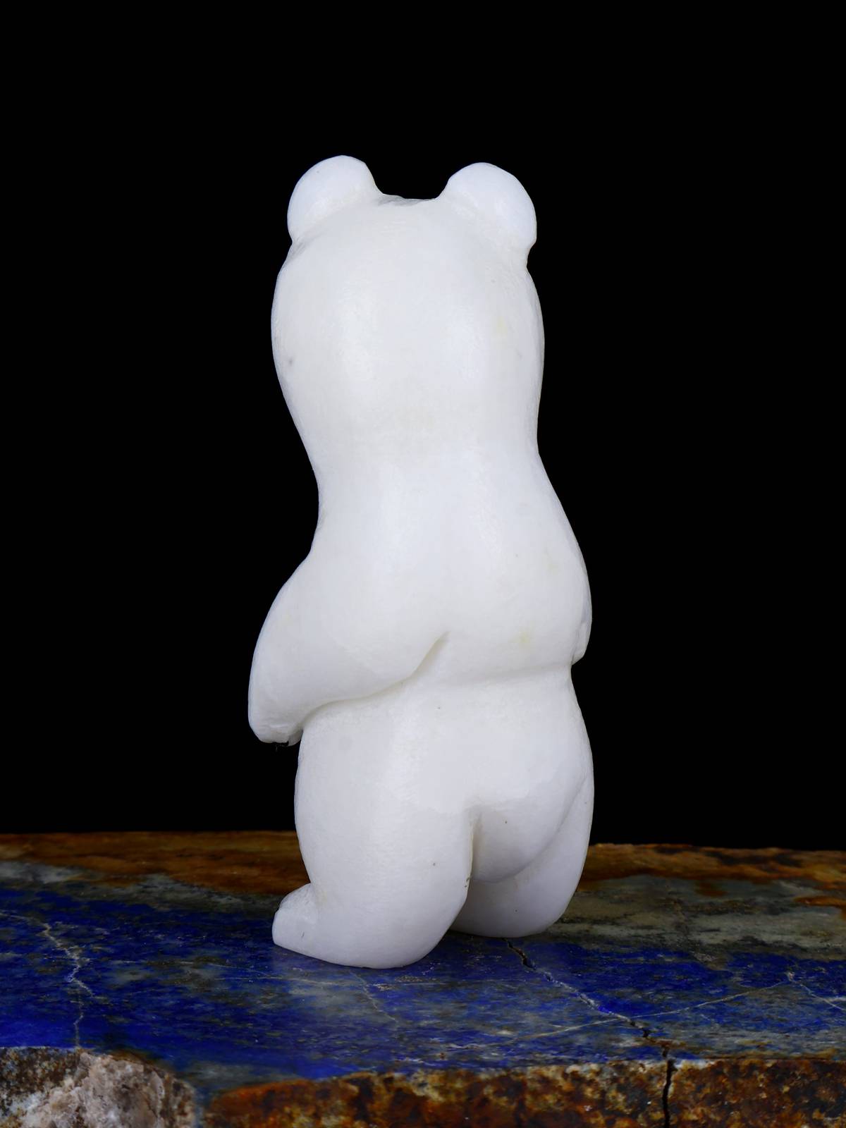 White Marble Bear Zuni Fetish - PuebloDirect.com